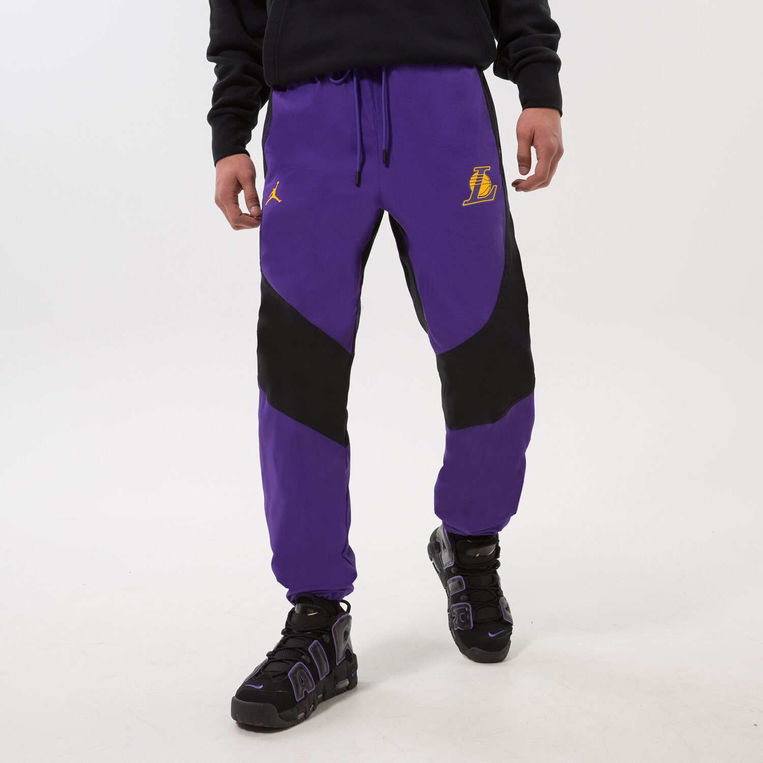 Bărbați pantaloni NIKE PANTALONI  LAL M NK PANT WVN CTS ST SA NBA DN4720-504 Violet