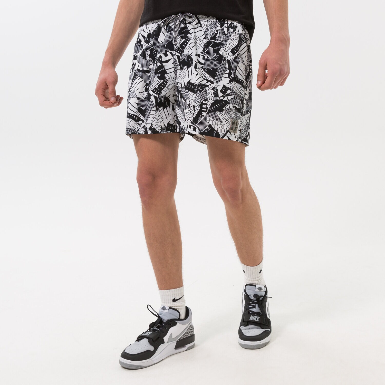 Femei pantaloni scurți NIKE PANTALONI SCURȚI NESSC462 Mulicolor