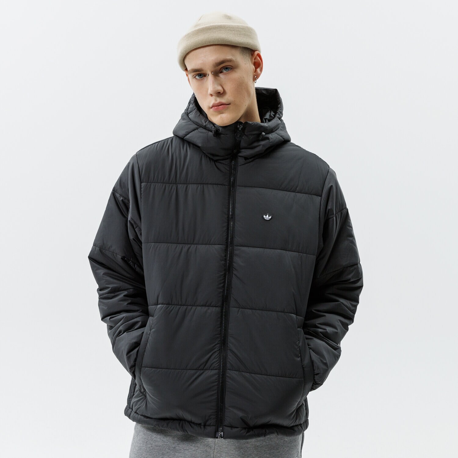 Bărbați eacă de iarnă ADIDAS JACHETĂ PAD HOODED PUFF H13555 Negru