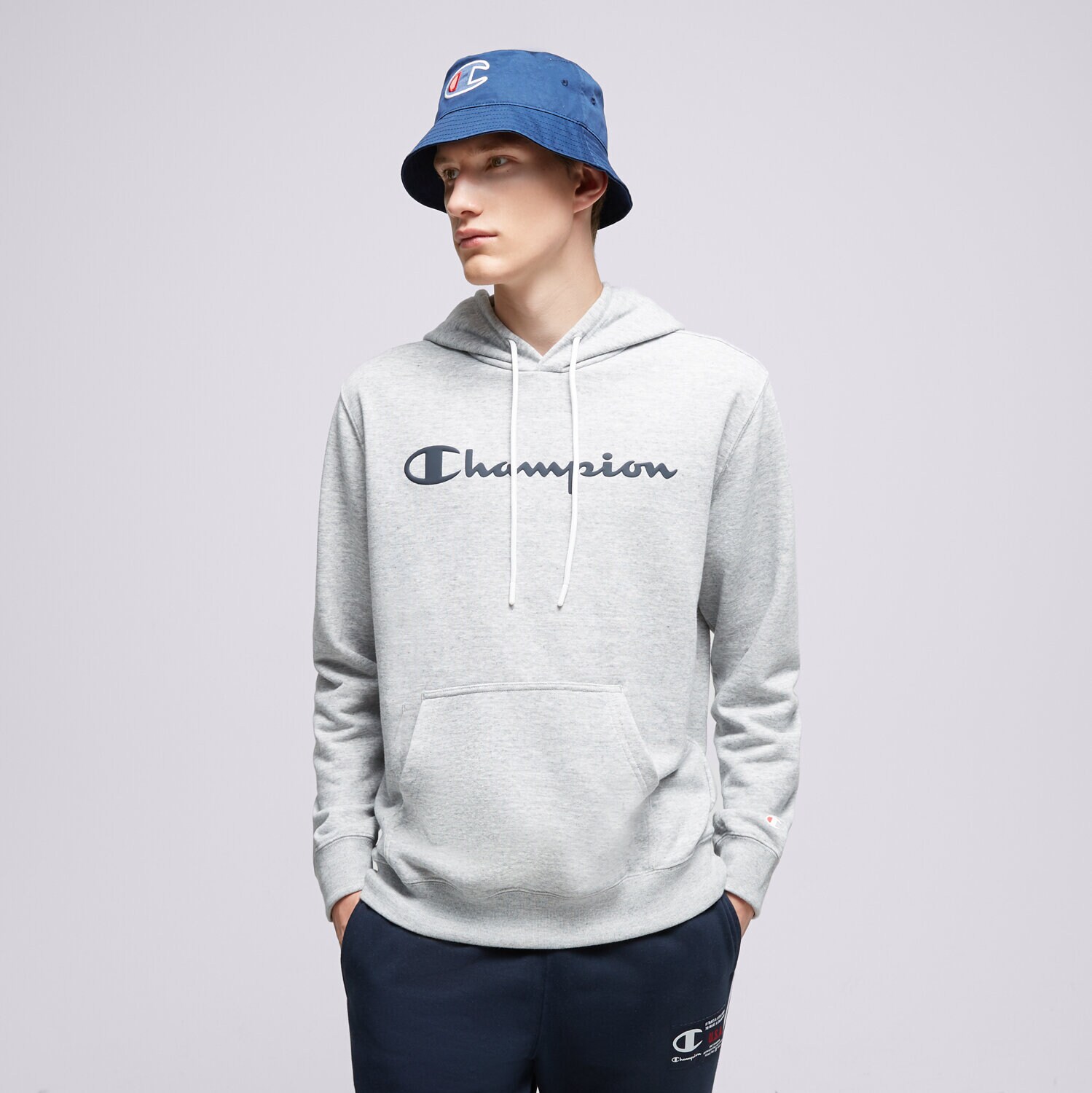 Bărbați bluză CHAMPION BLUZĂ CU GLUGĂ HOODED SWEATSHIRT 218528EM021 Gri