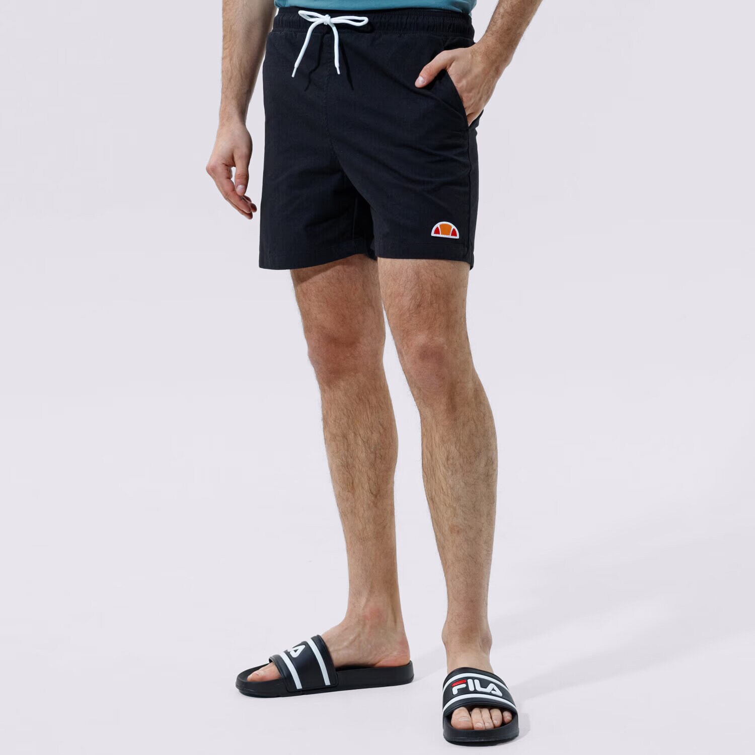 Femei pantaloni scurți ELLESSE PANTALONI SCURȚI HUGU BLK SHE09977011 Negru