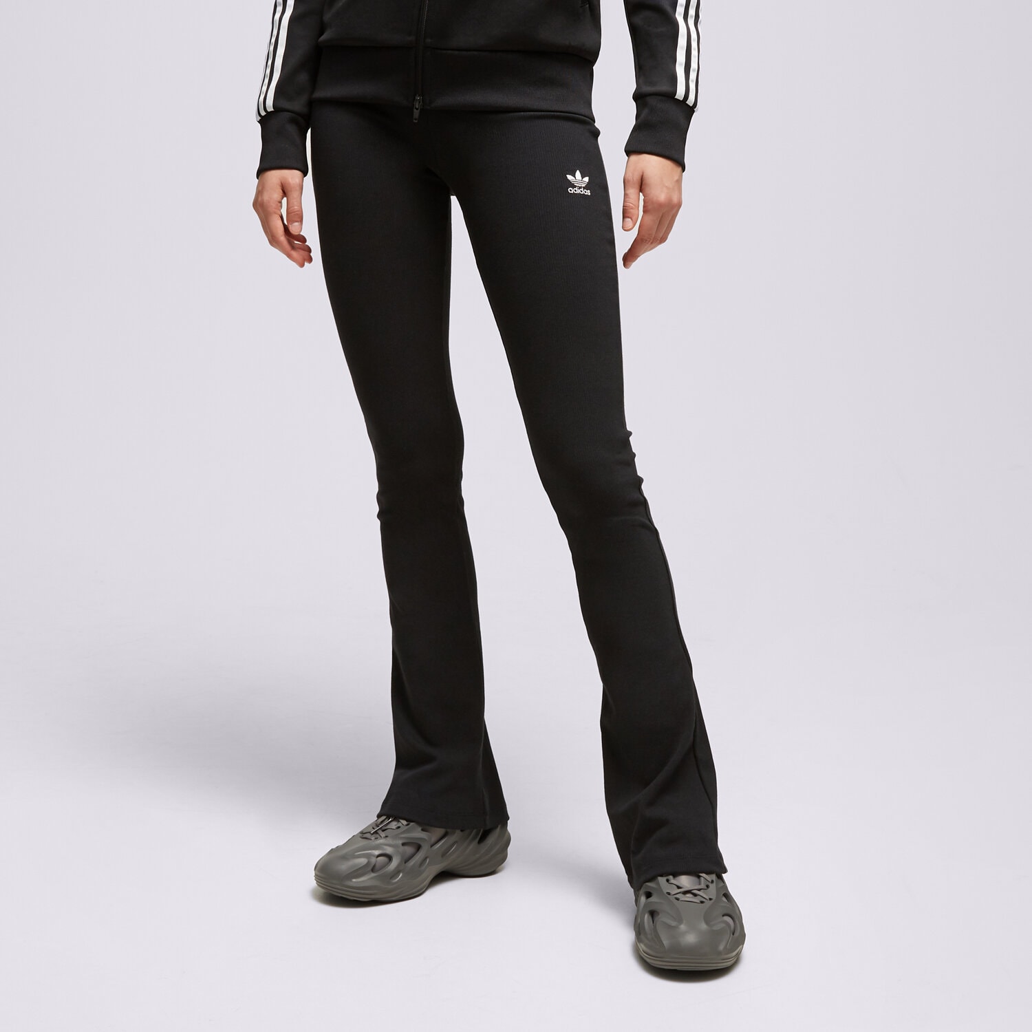 Femei pantaloni ADIDAS PANTALONI  RIB FLARED PANT II8056 Negru