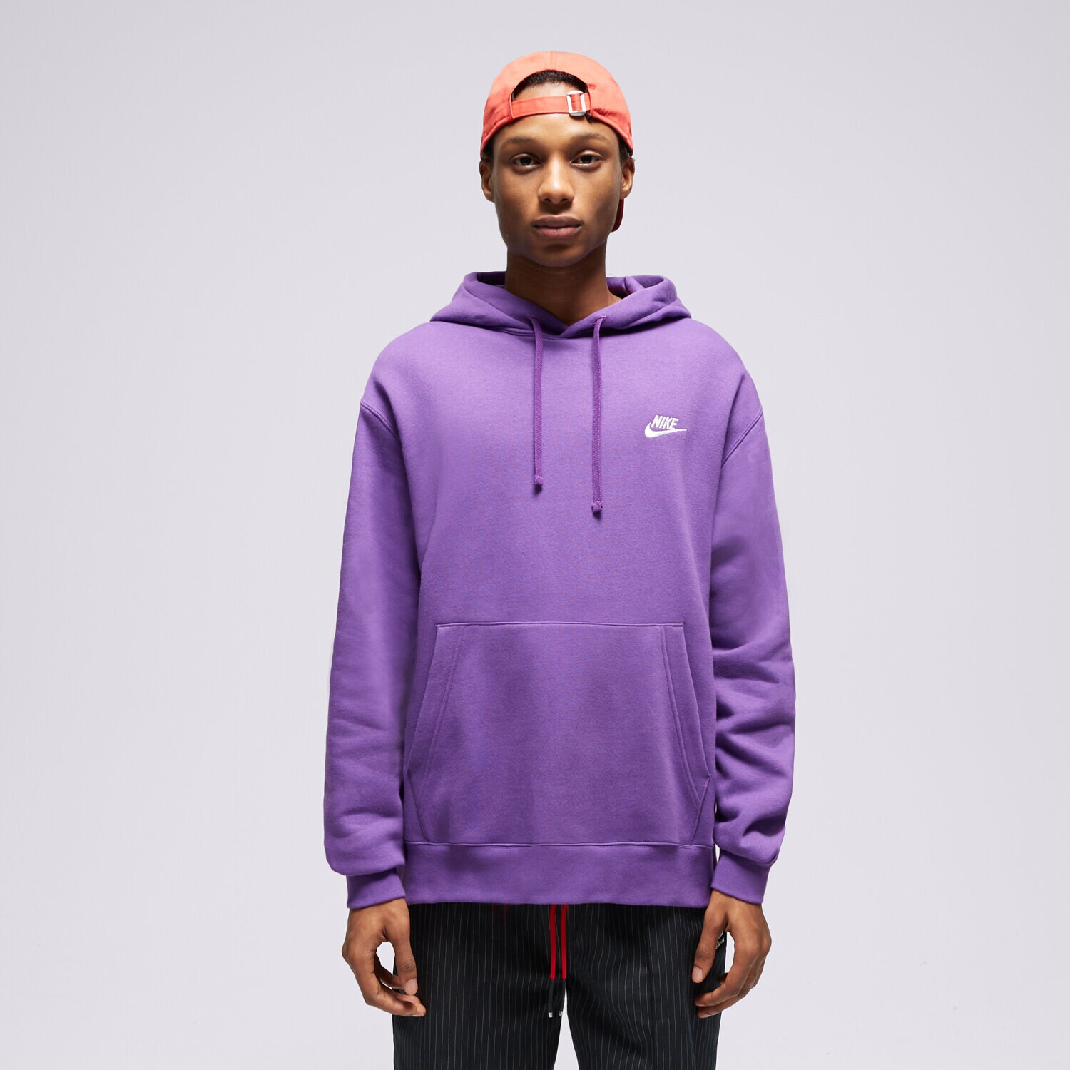 Bărbați bluză NIKE BLUZĂ CU GLUGĂ SPORTSWEAR CLUB FLEECE BV2654-599 Violet