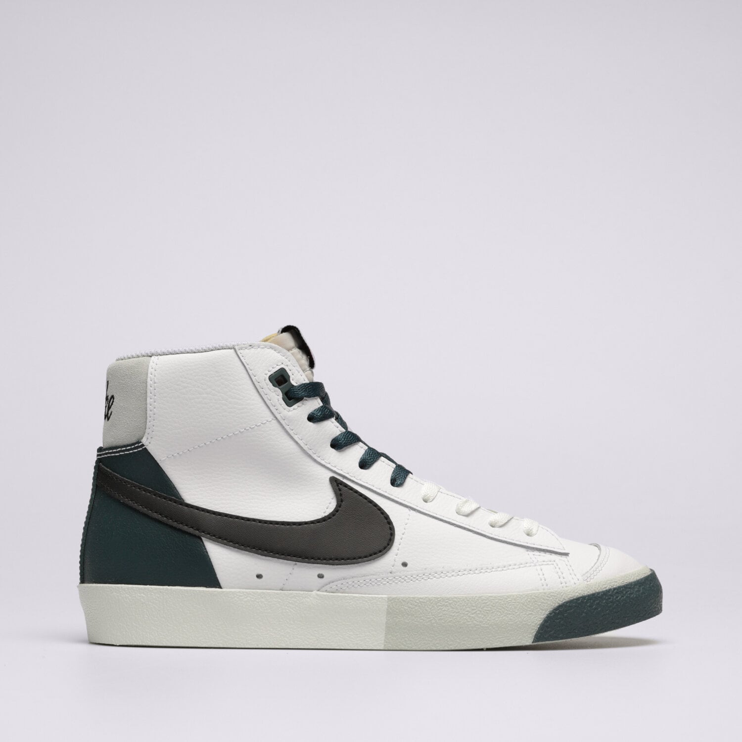 Barbați pantofi sport NIKE BLAZER MID '77 PREMIUM FB8889-100 Alb