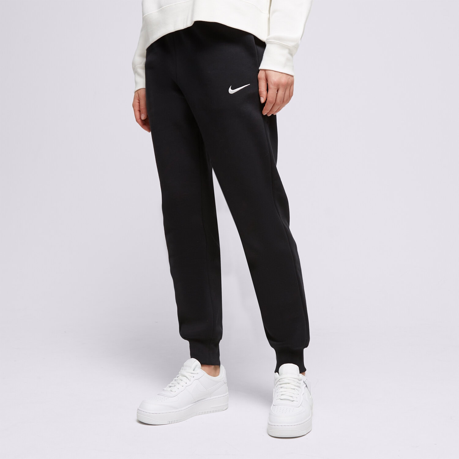 Femei pantaloni NIKE PANTALONI W NSW PHNX FLC MR PANT STD FZ7626-010 Negru