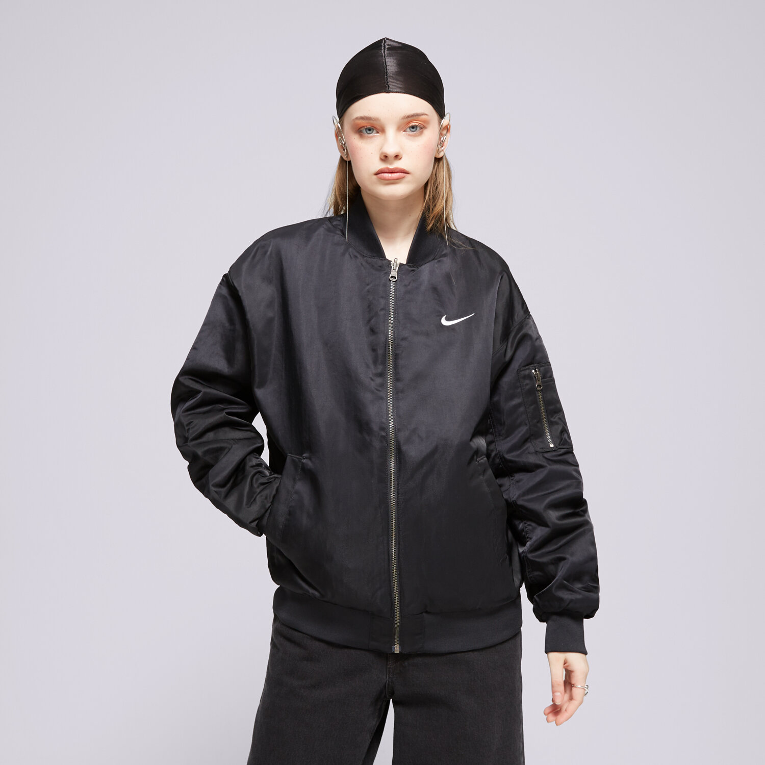 Femei jachetă NIKE JACHETĂ W NSW NIKE VRSTY BMBR JKT DV7876-010 Negru