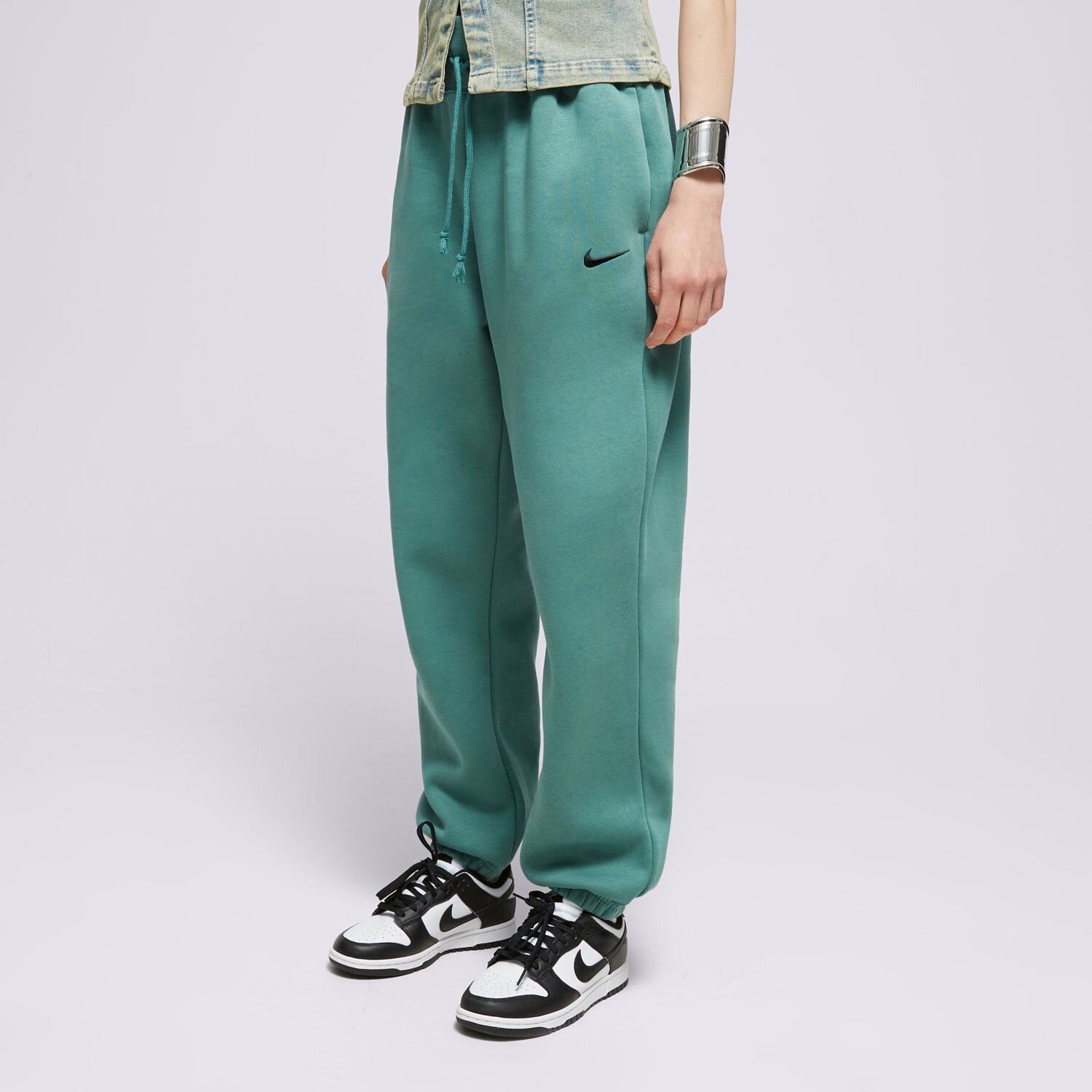 Femei pantaloni NIKE PANTALONI  W NSW PHNX FLC HR OS PANT DQ5887-361 Verde