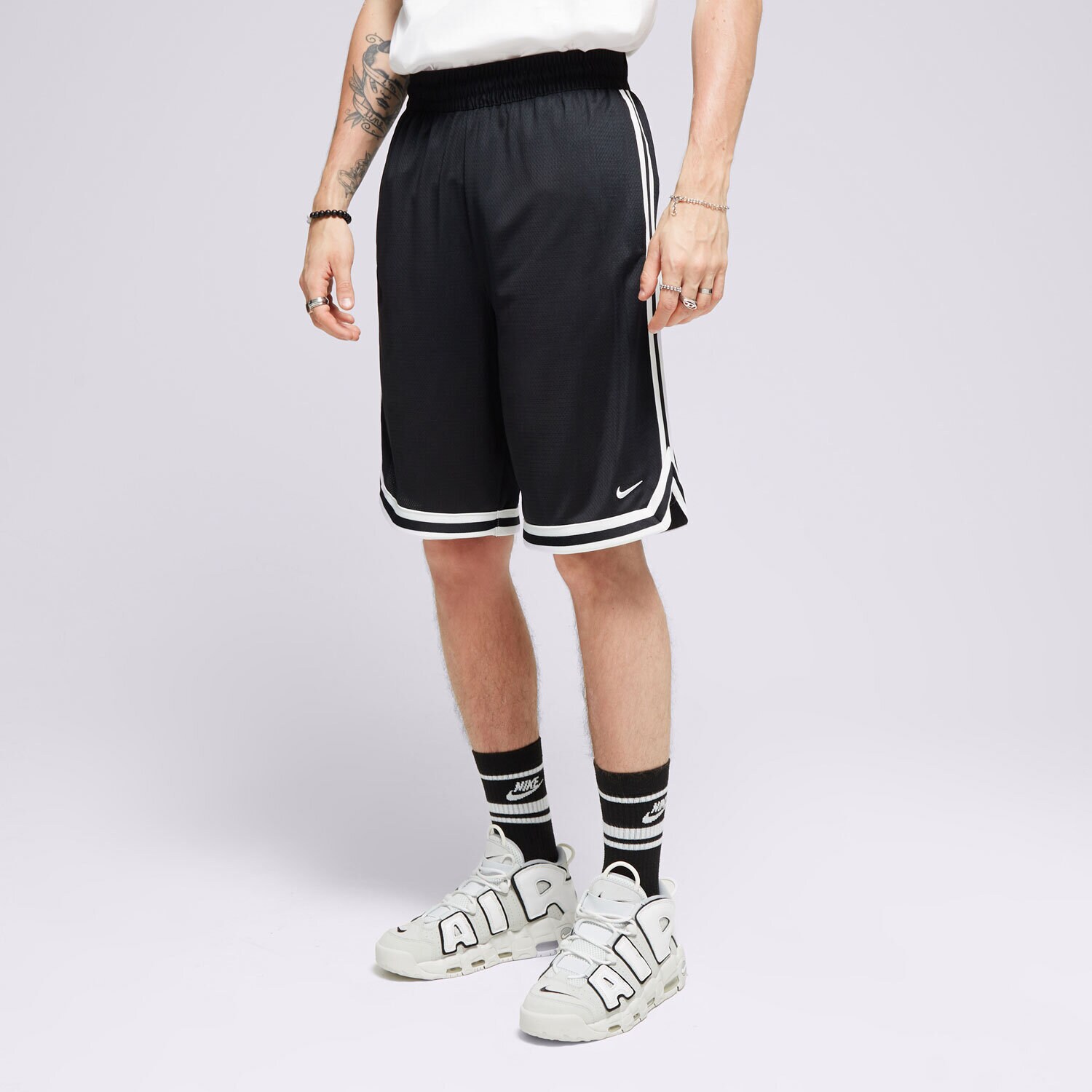 Femei pantaloni scurți NIKE PANTALONI SCURȚI M NK DF DNA 10IN SHORT FN2604-010 Negru