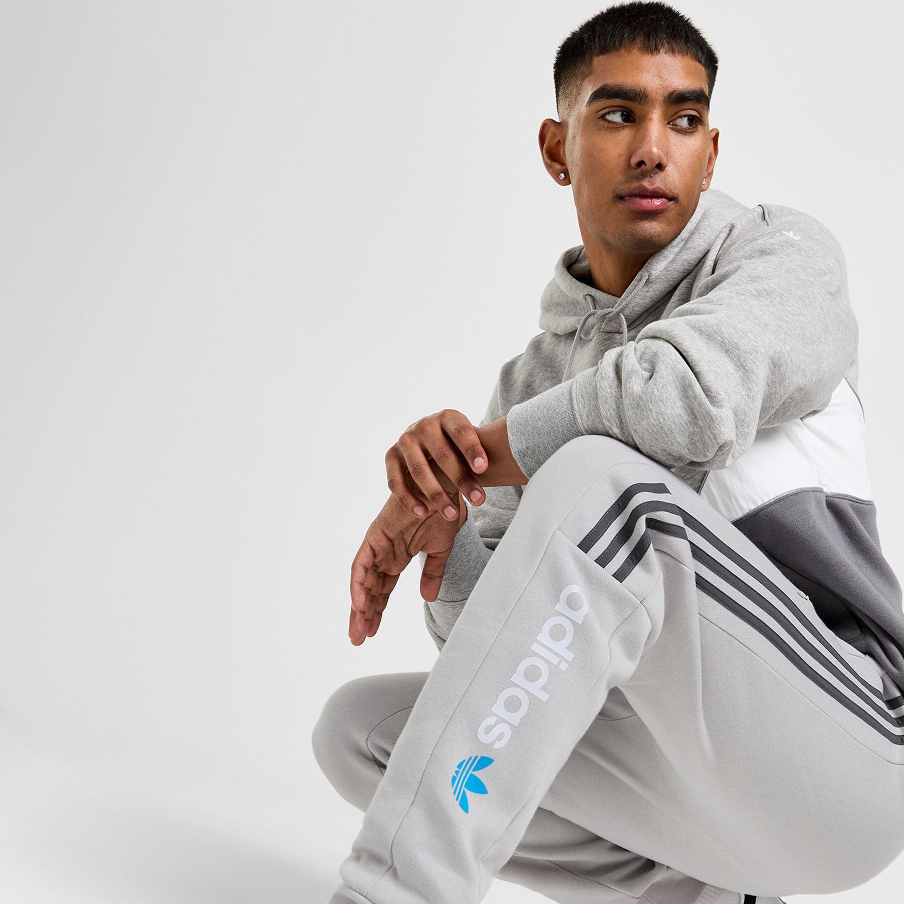 Bărbați pantaloni ADIDAS PANTALONI  CM PANT FABRIC MIX IW6433 Gri