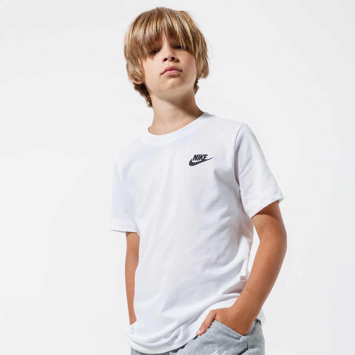 Copii tricou NIKE TRICOU SPORTSWEAR B AR5254-100 Alb