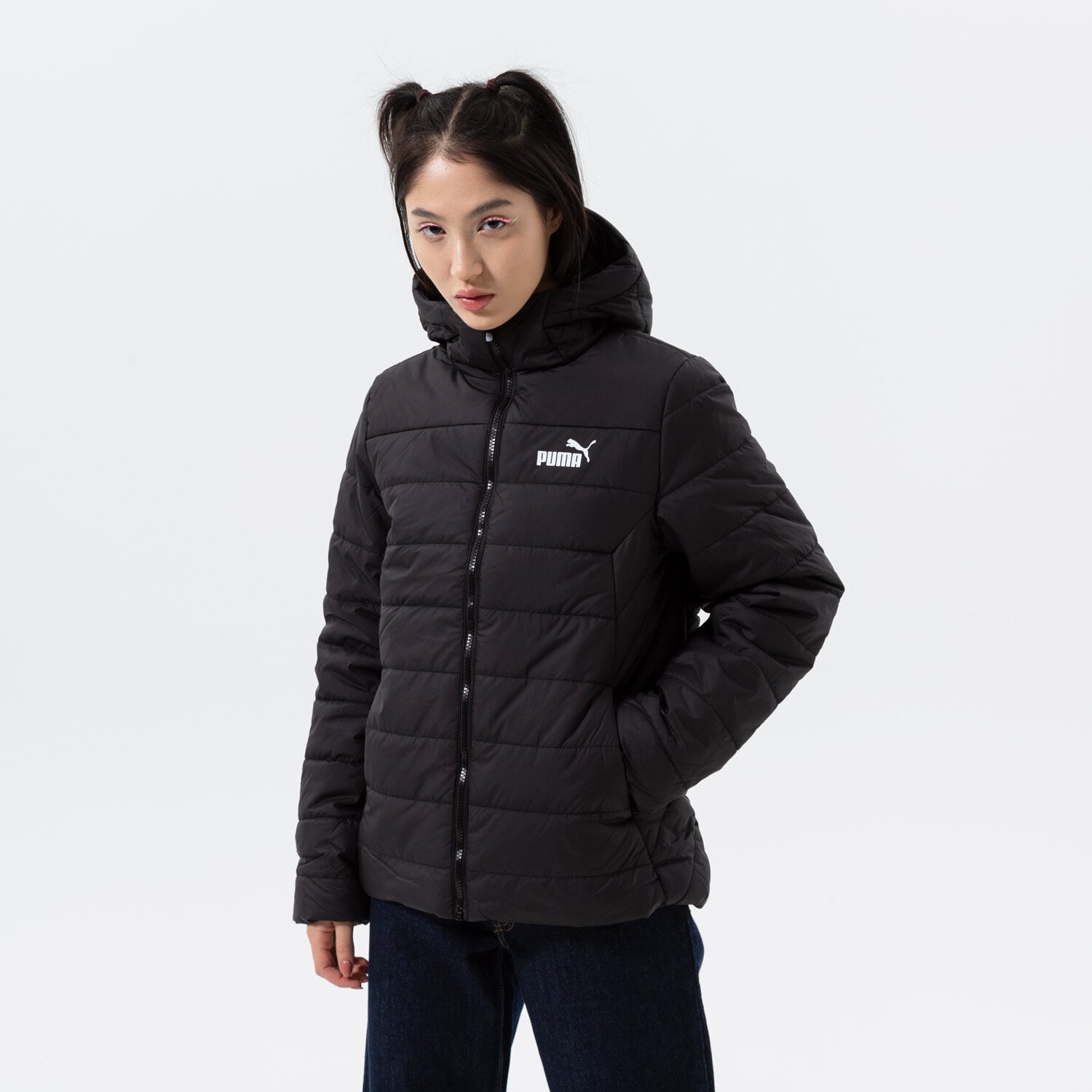 Femei geacă de iarnă PUMA JACHETĂ DE IARNĂ ESS HOODED PADDED 848940 01 Negru