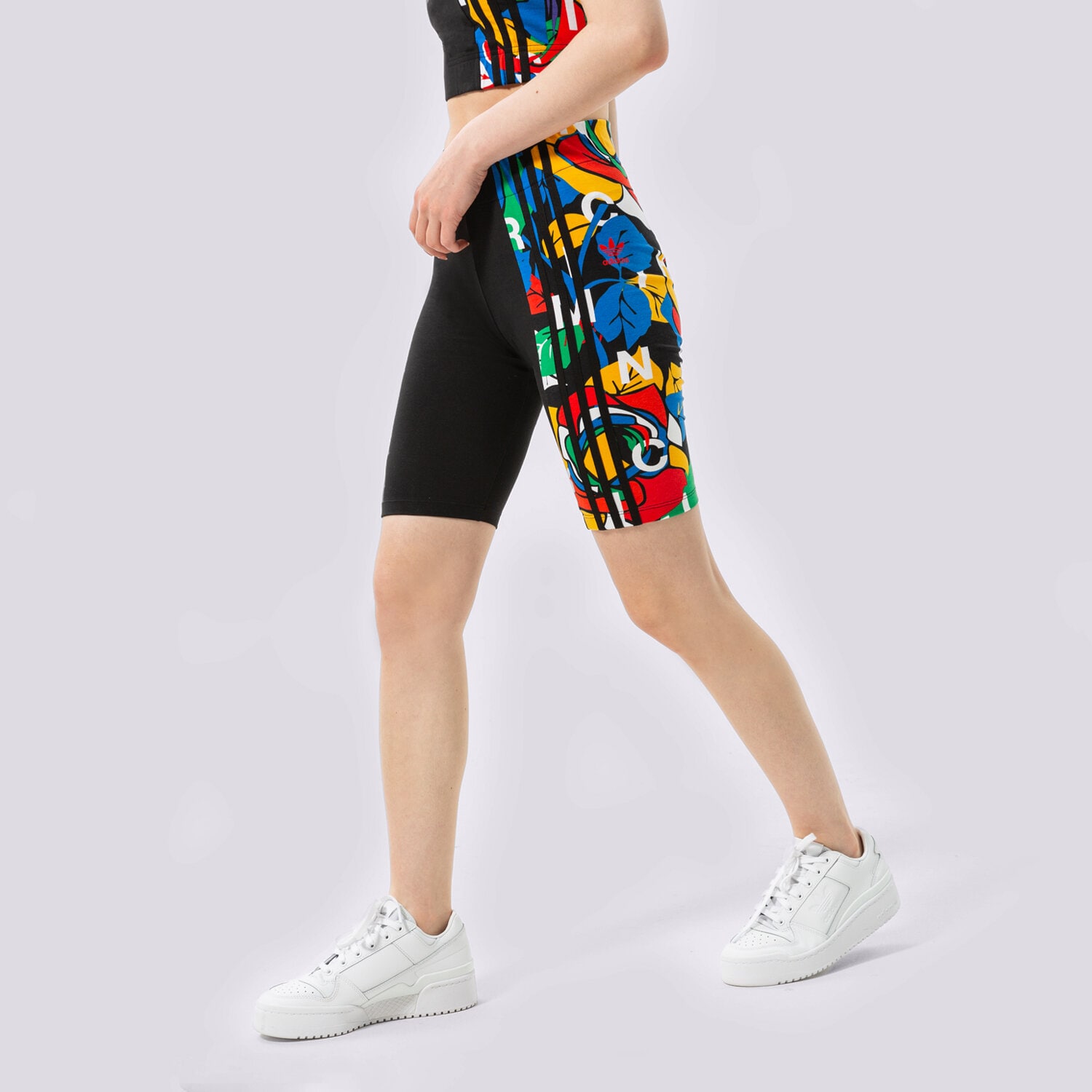 Femei pantaloni scurți ADIDAS PANTALONI SCURȚI COLANȚI HC4472 Negru