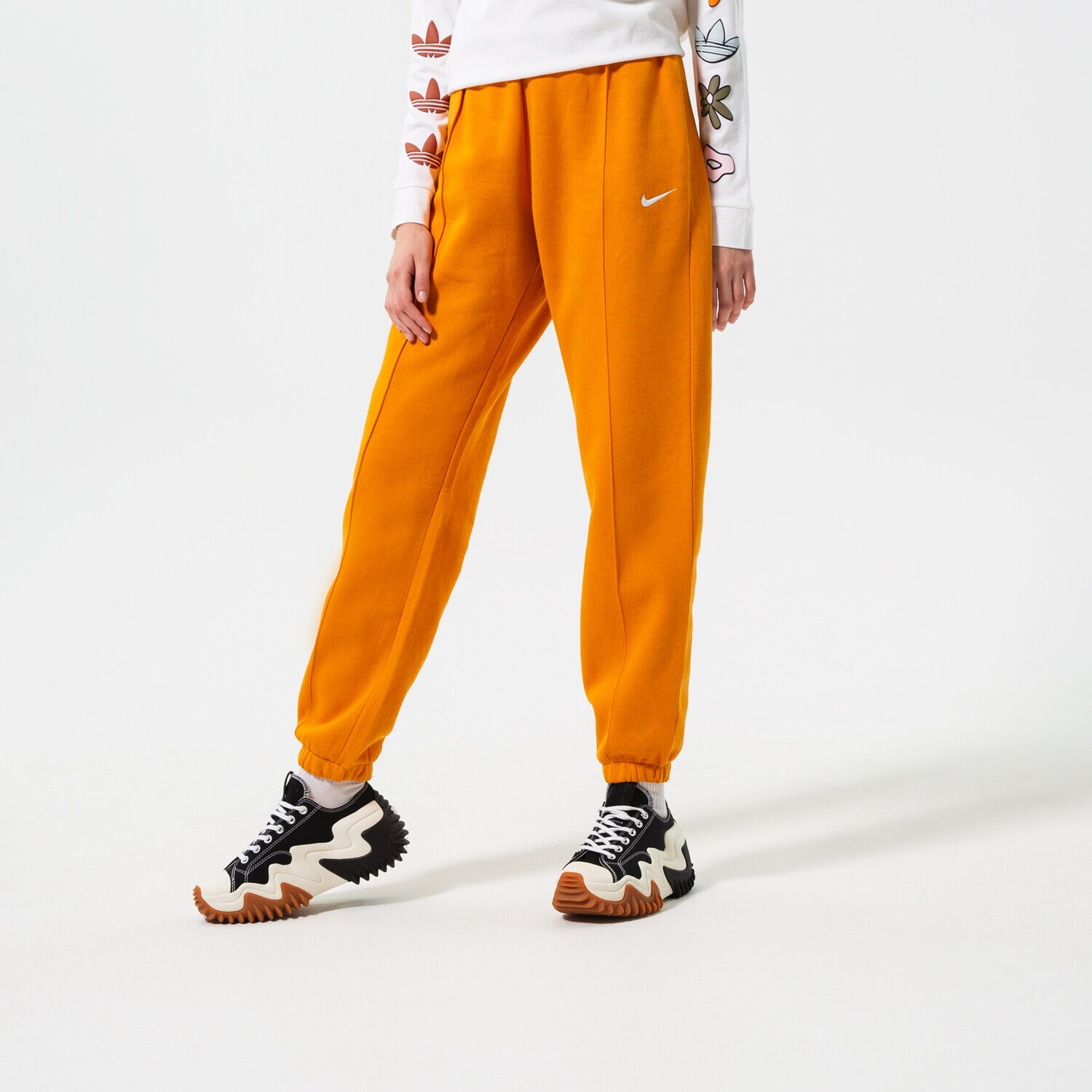Femei pantaloni NIKE PANTALONI SPORTSWEAR ESSENTIAL BV4089-738 Galben Muștar