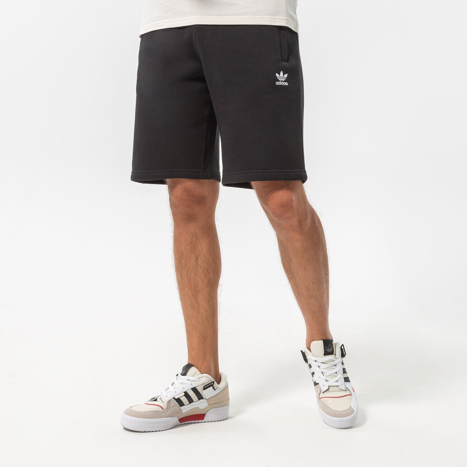 Femei pantaloni scurți ADIDAS PANTALONI SCURȚI ADICOLOR   ESSENTIALS TREFOIL H34681 Negru