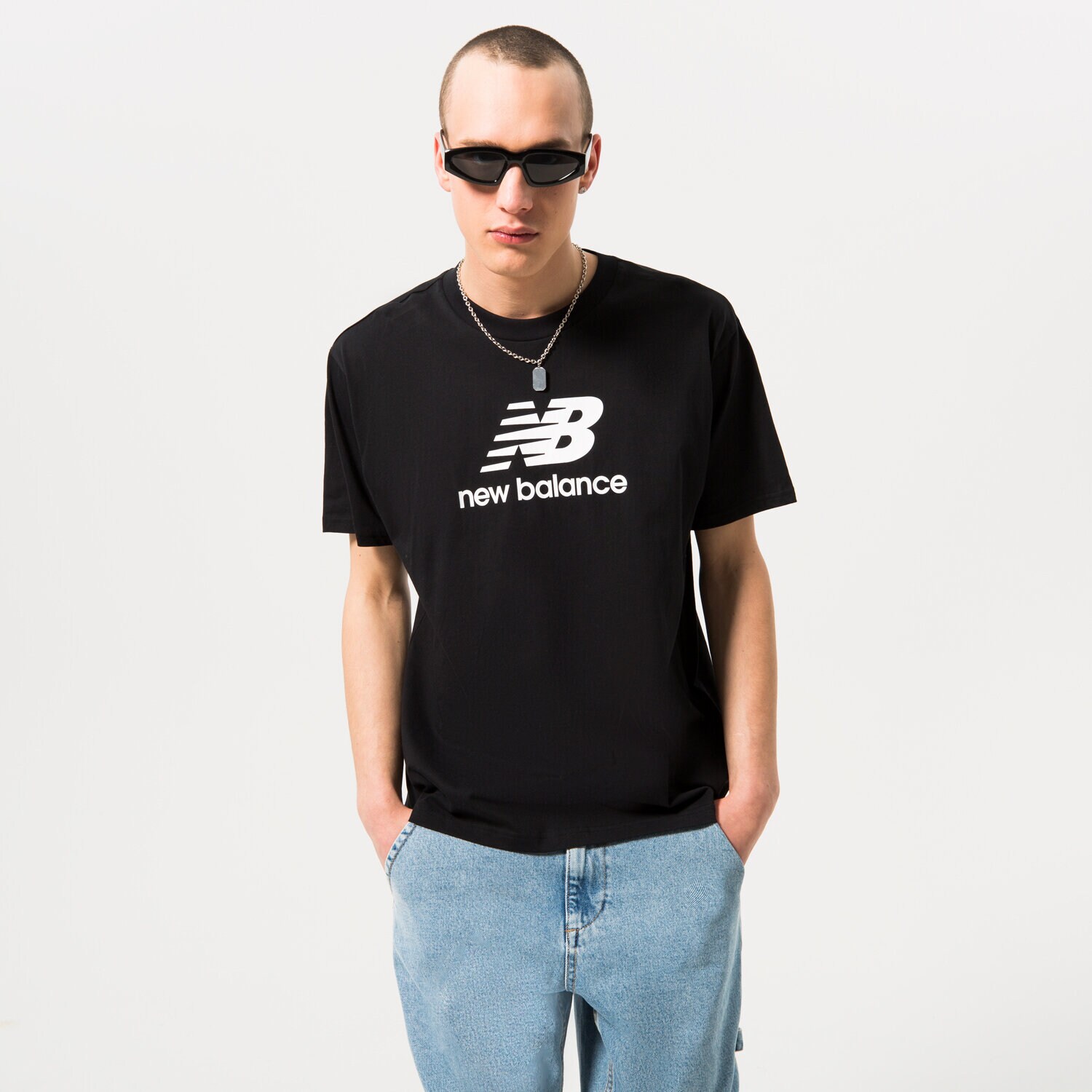 Bărbați tricou NEW BALANCE TRICOU NB ESSENTIALS LOGO TEE MT31541BK Negru