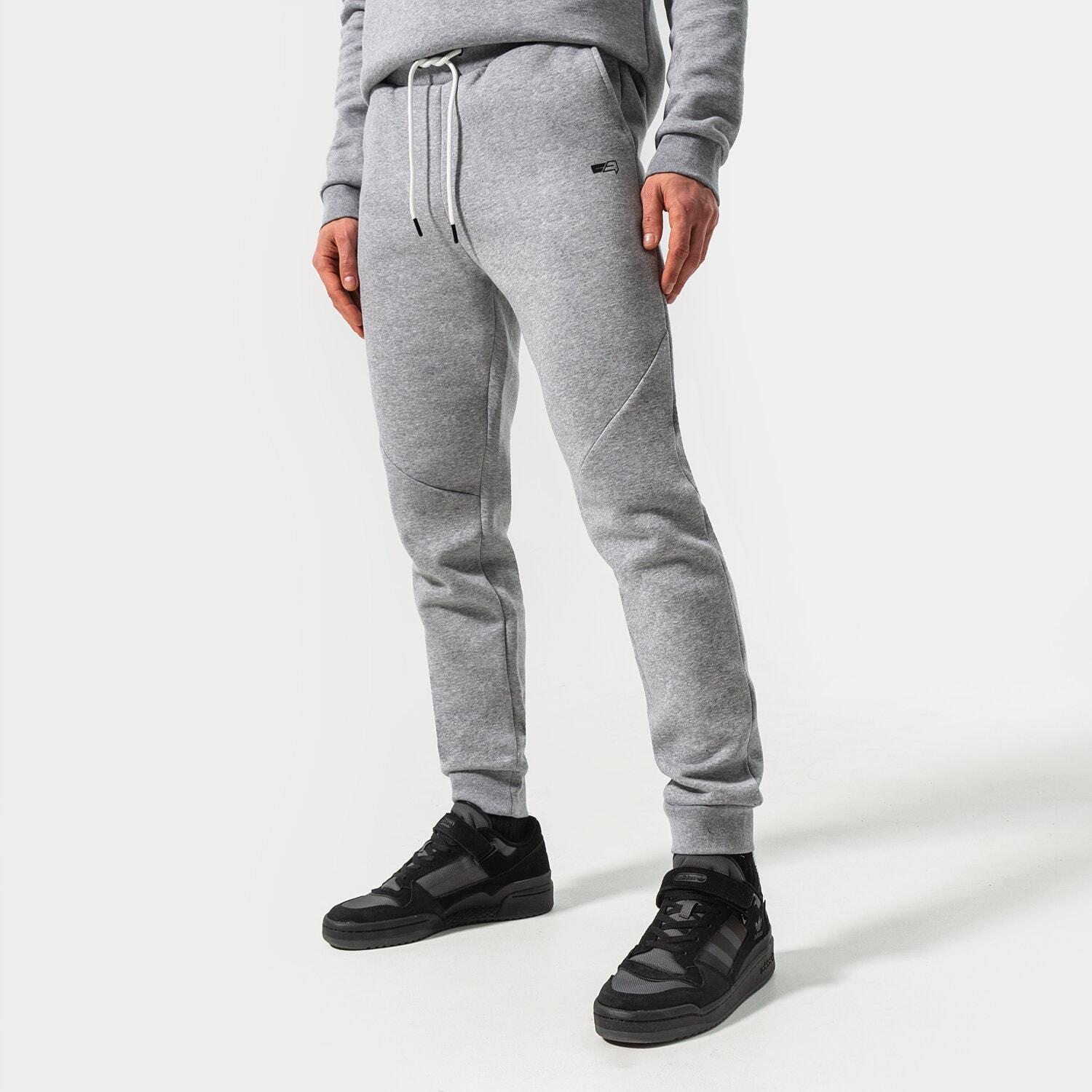 Bărbați pantaloni CONFRONT ESSENTIAL PANTS CF122SPM90002 Gri