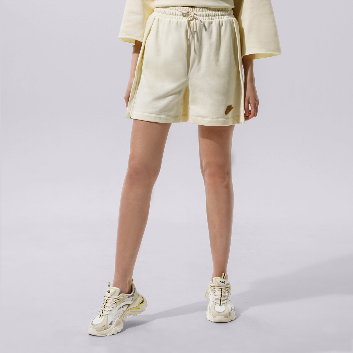 Femei pantaloni scurți NIKE PANTALONI SCURȚI W NSW SHORT EARTH DAY FT CZ9249-113 Bej