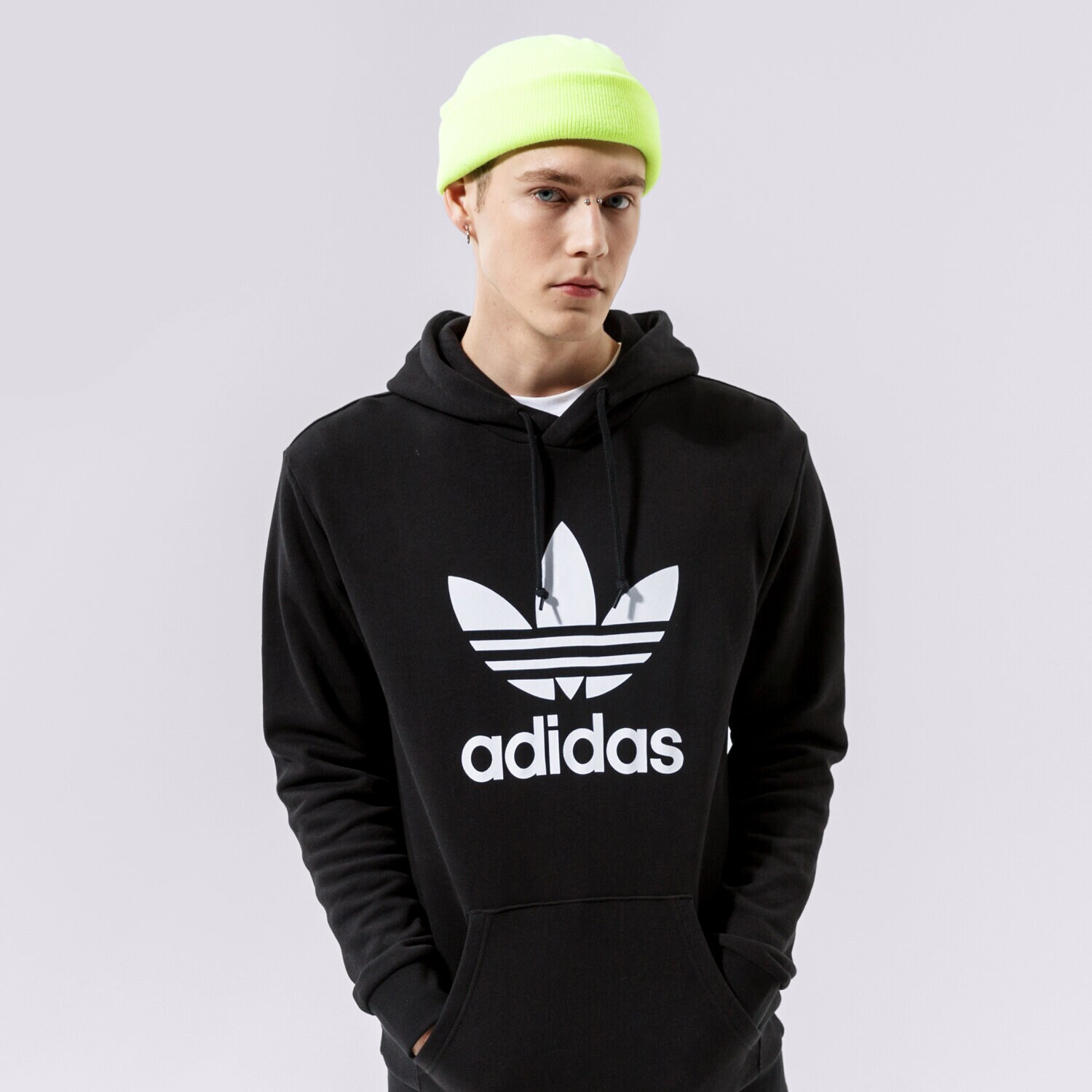 Bărbați bluză ADIDAS BLUZĂ CU GLUGĂ TREFOIL HOODY H06667 Negru