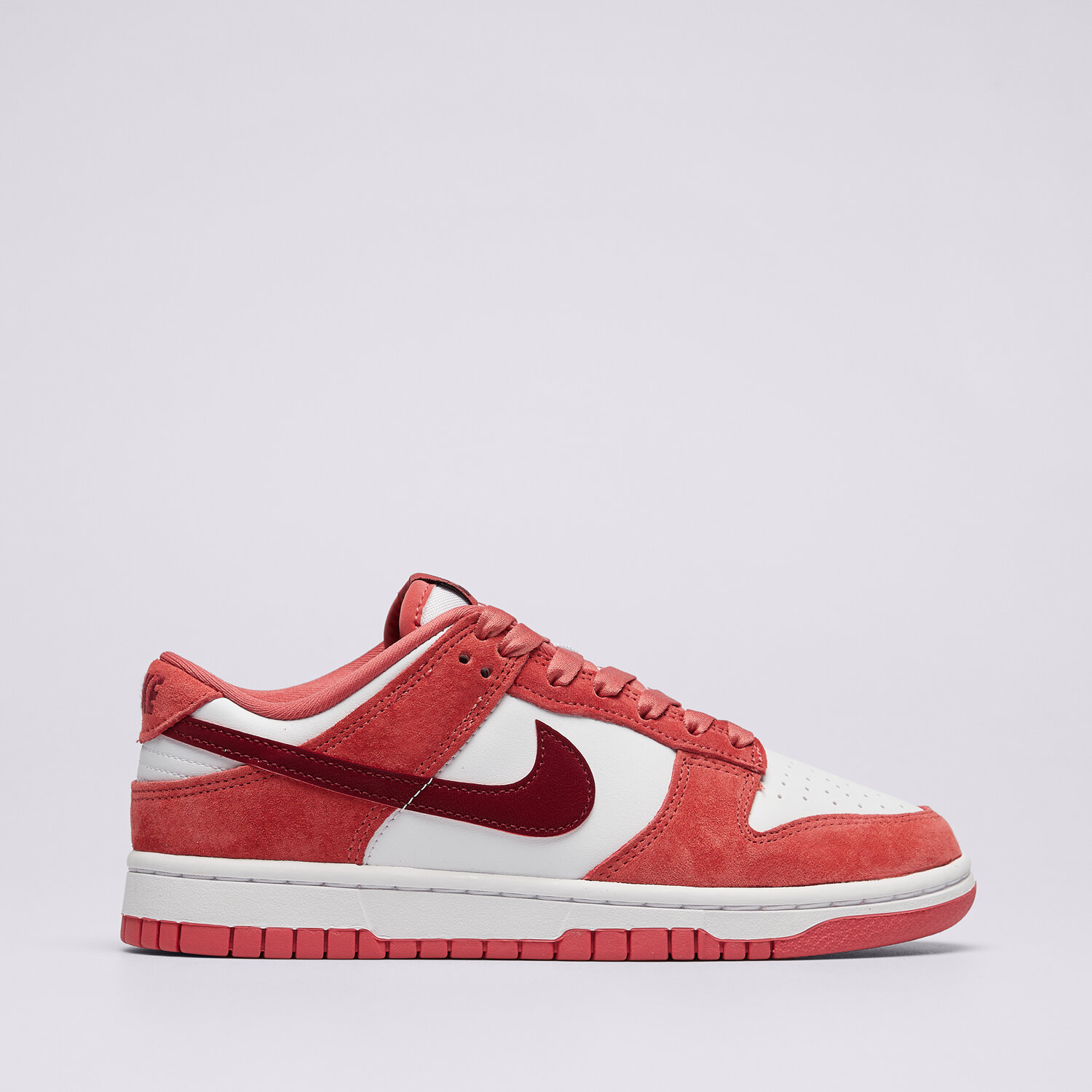 Femei pantofi sport NIKE DUNK LOW  FQ7056-100 Roșu