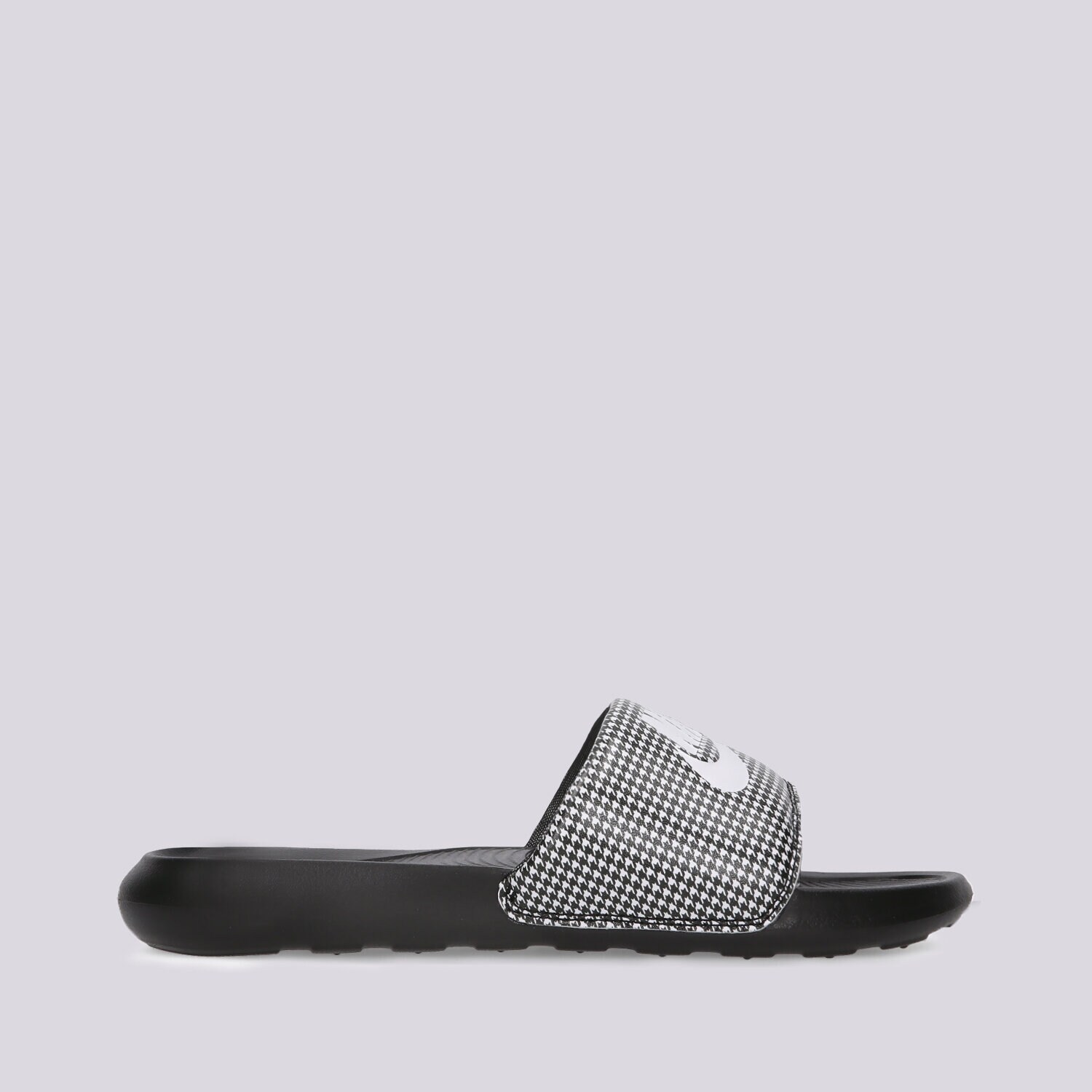 NIKE VICTORI ONE CN9676-009 Gri
