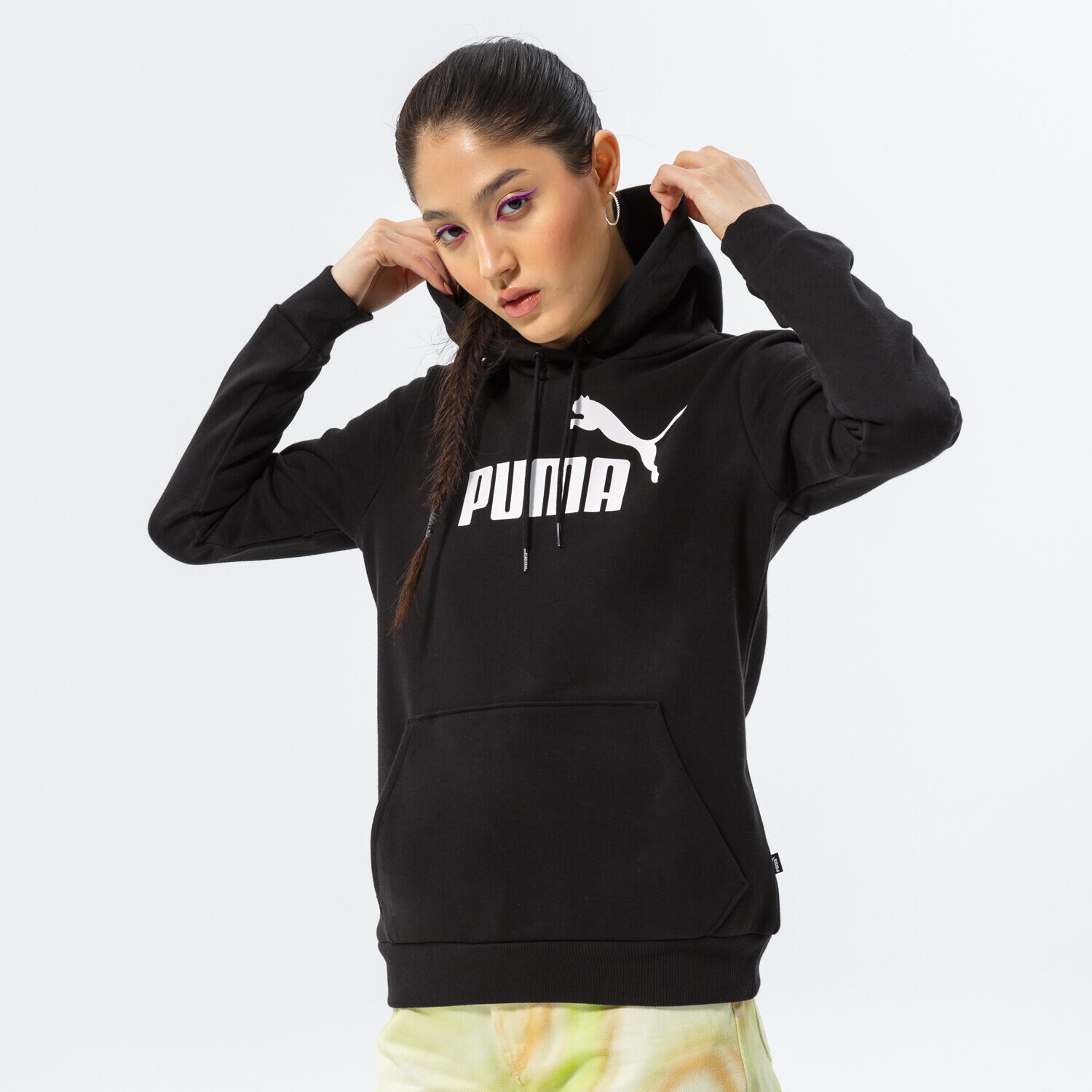 Femei bluză PUMA BLUZĂ CU GLUGĂ CORE OVERHEAD HOODIE 586788 01 Negru
