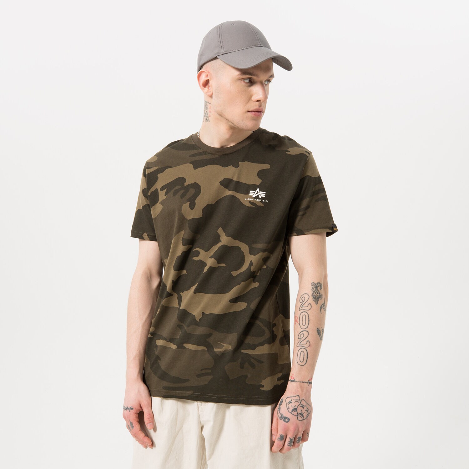 Bărbați tricou ALPHA INDUSTRIES TRICOU BASIC CAMO 188505C239 Mulicolor