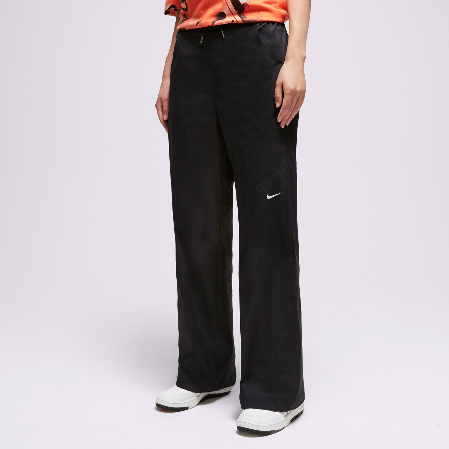 Femei pantaloni NIKE PANTALONI  W NSW ESSNTL WVN HR OH FB8284-010 Negru