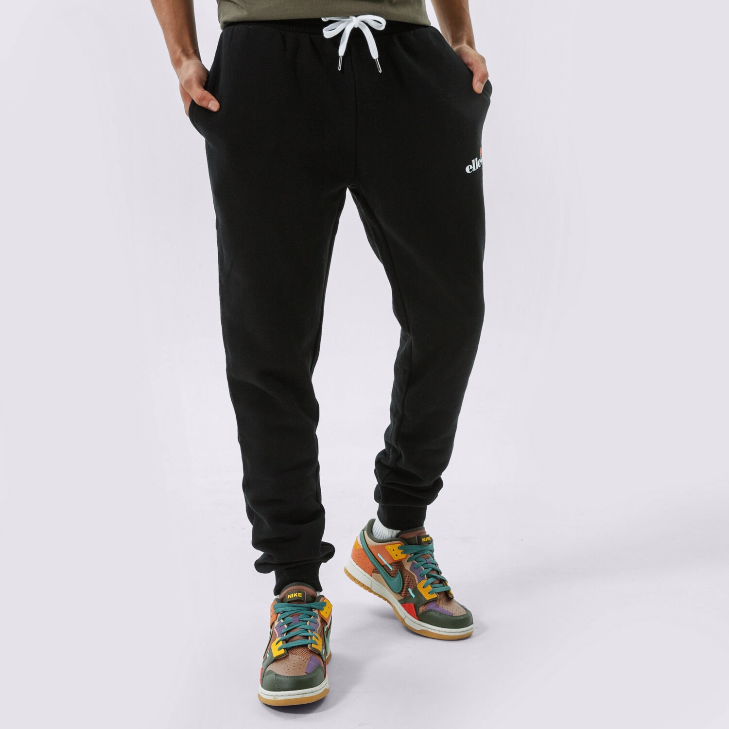 Bărbați pantaloni ELLESSE PANTALONI  GRANITE JOG PANT BLK SHK12643011 Negru