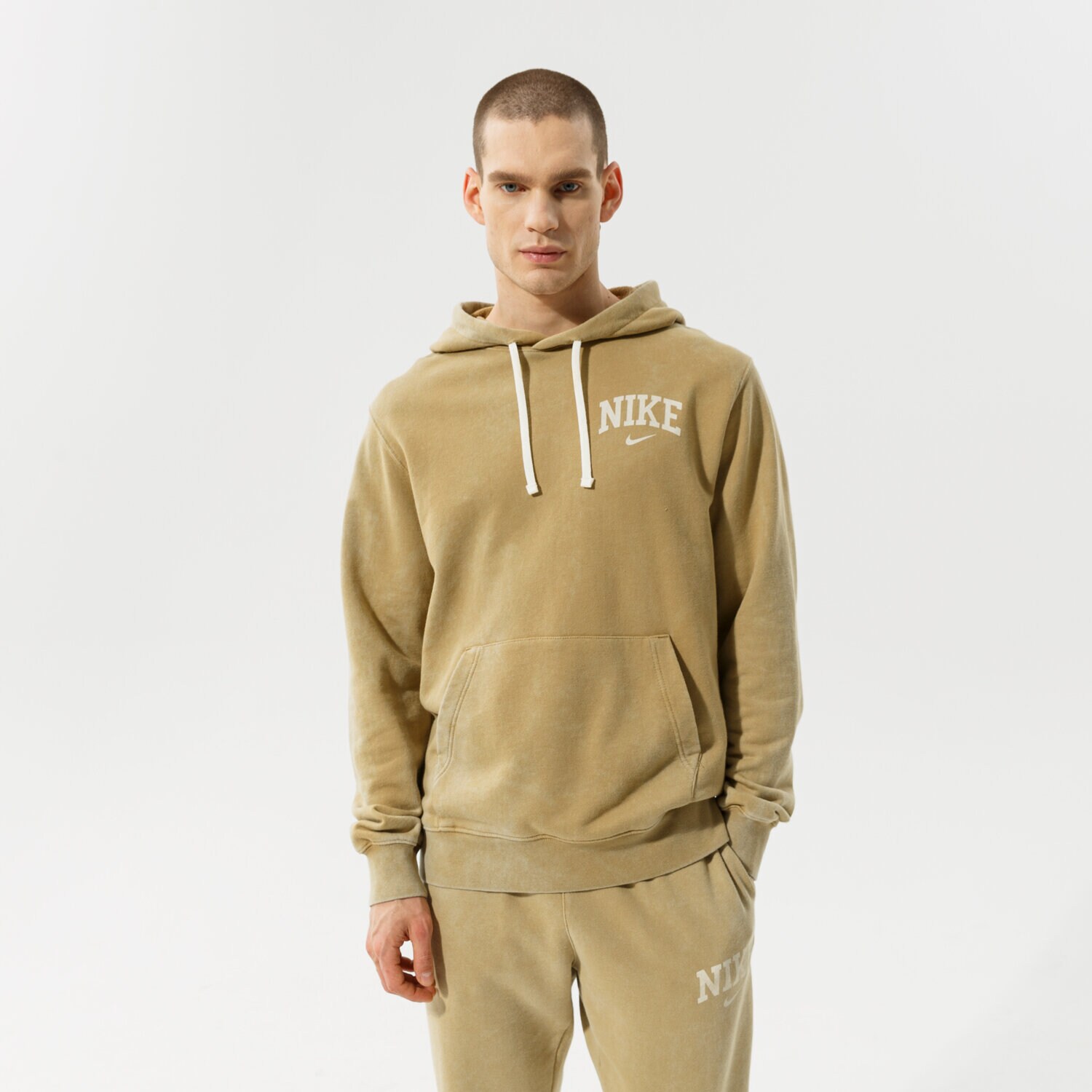 Bărbați bluză NIKE BLUZĂ CU GLUGĂ M NSW ARCH FLC PO HOODIE FT DC0721-297 Kaki