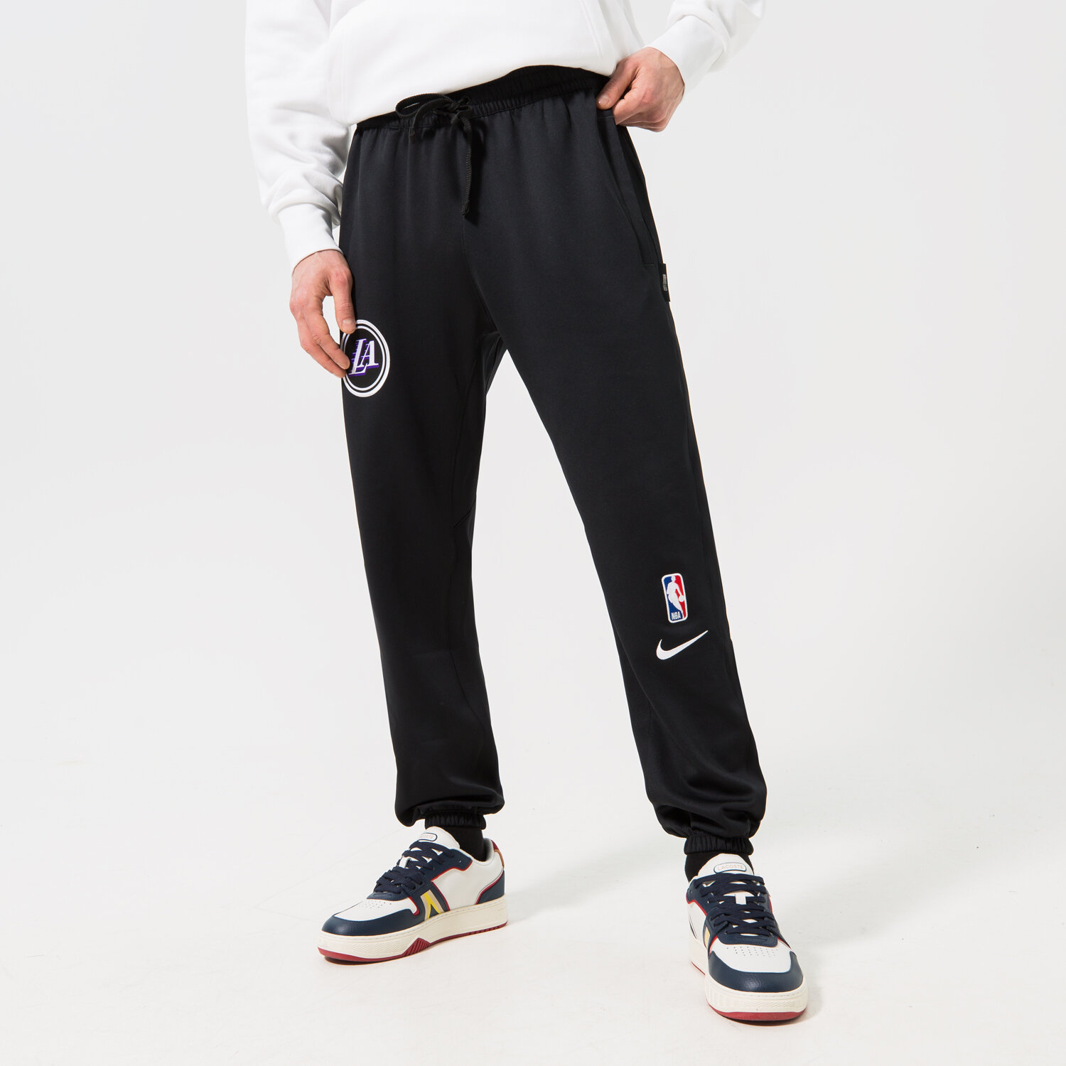 Bărbați pantaloni NIKE PANTALONI  LAL M NK DF SHWTM PNT CE NBA DN4613-010 Negru