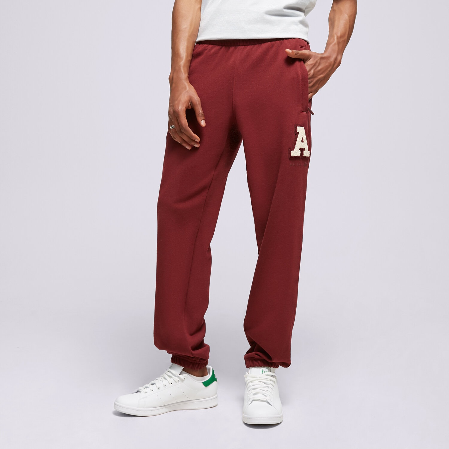 Bărbați pantaloni ADIDAS PANTALONI  METRO SWEATPANT IC8398 Violet