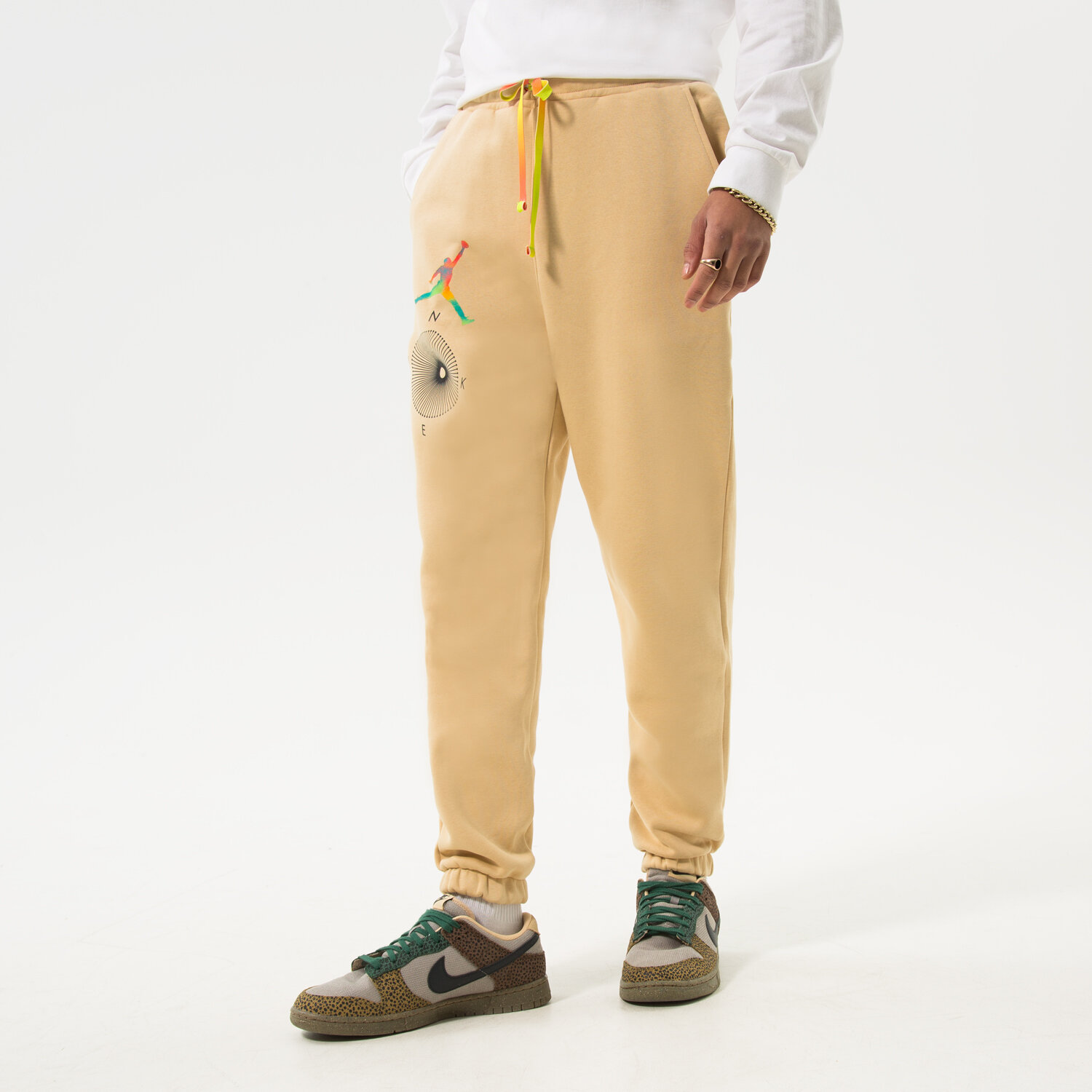 Bărbați pantaloni JORDAN PANTALONI M J FLT MVP STMT FLC PO DQ8015-252 Galben