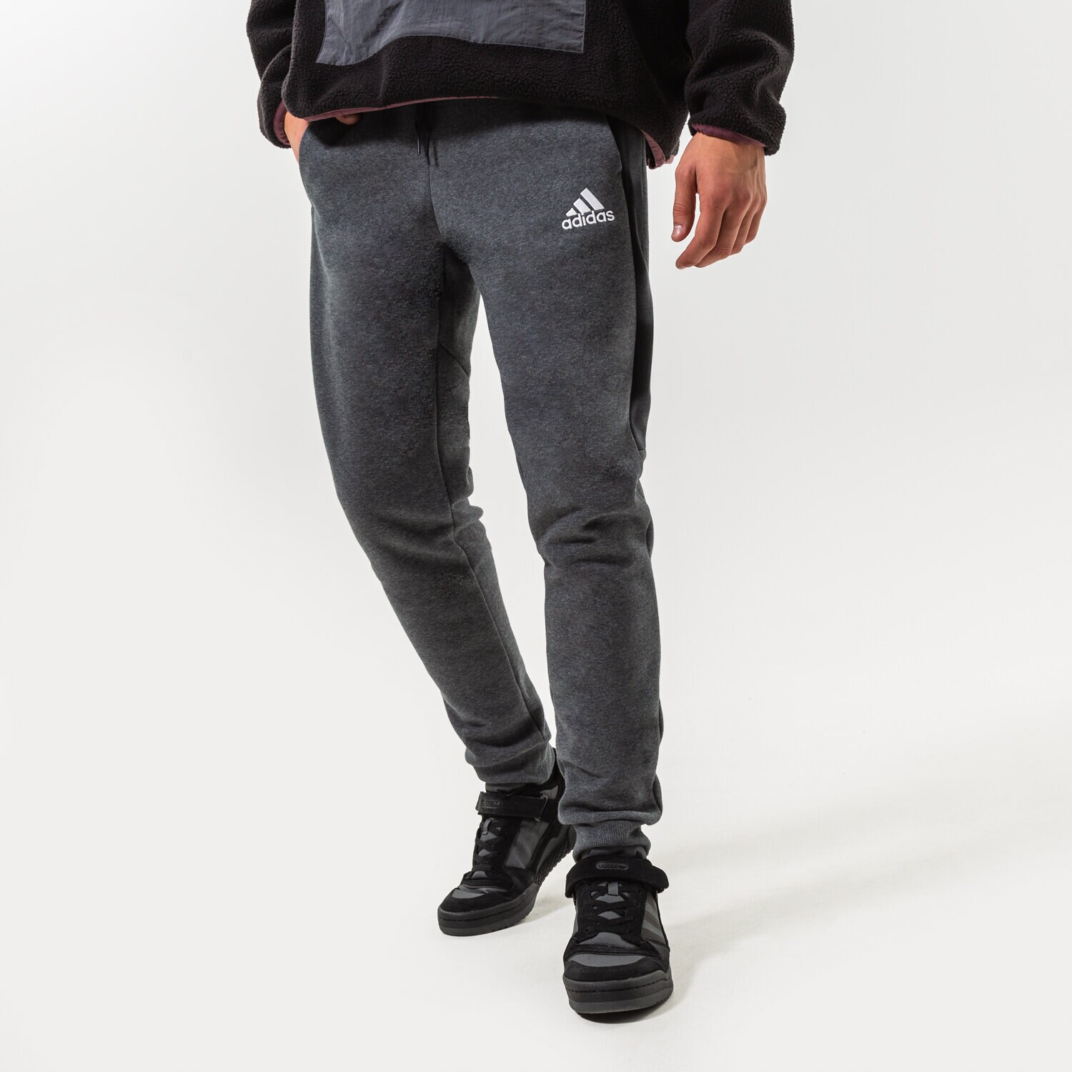 Bărbați pantaloni ADIDAS PANTALONI  M CAMO PT HL6924 Gri