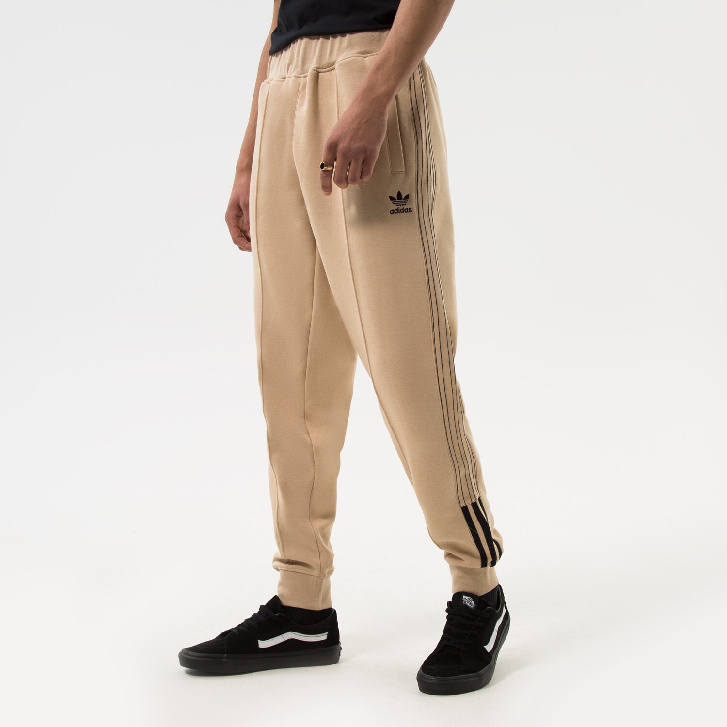 Bărbați pantaloni ADIDAS PANTALONI  FLEECE SST TP HI2996 Bej