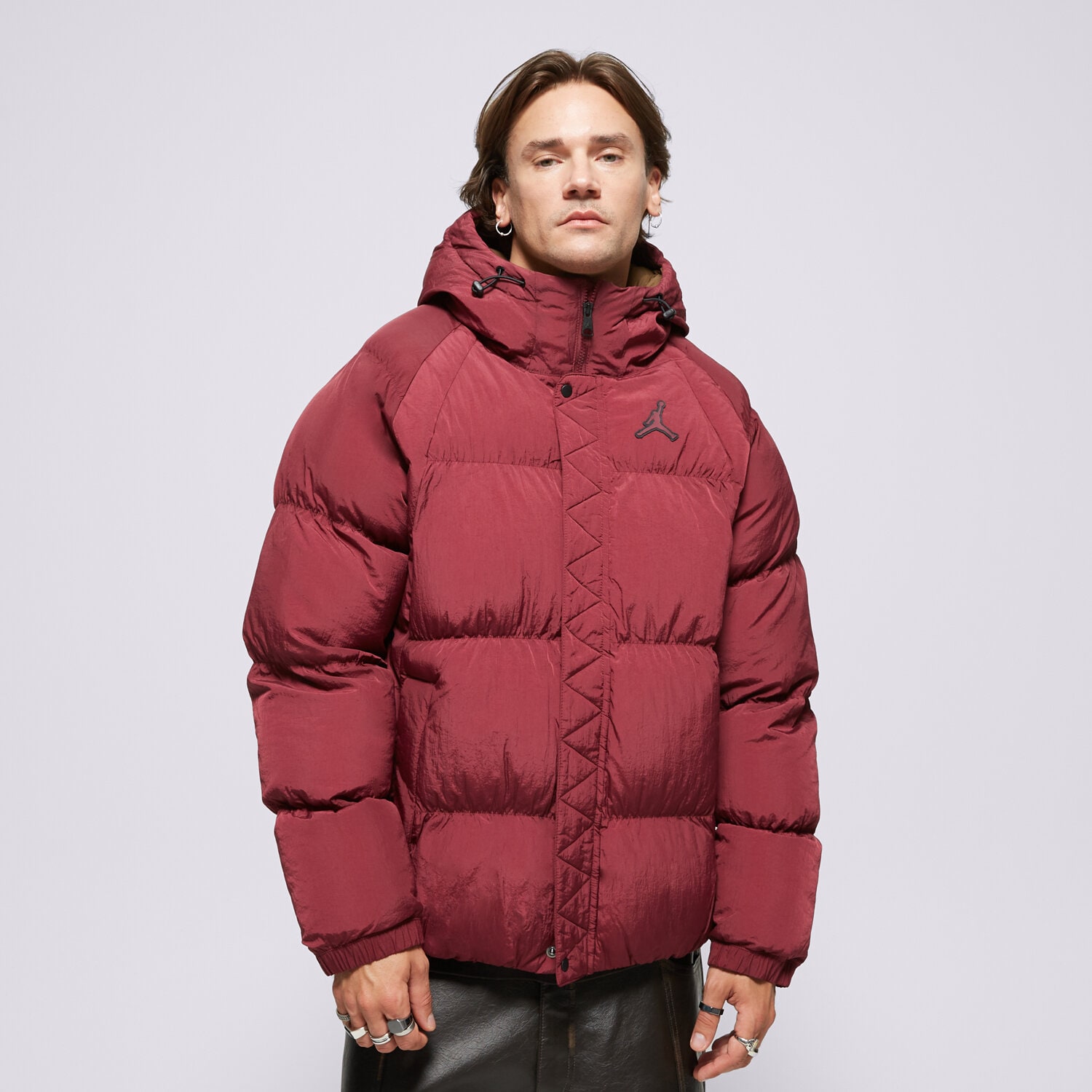 Bărbați eacă de iarnă JORDAN JACHETĂ DE IARNĂ M J ESSENTIAL PUFFER JACKET DQ7348-680 Bordo