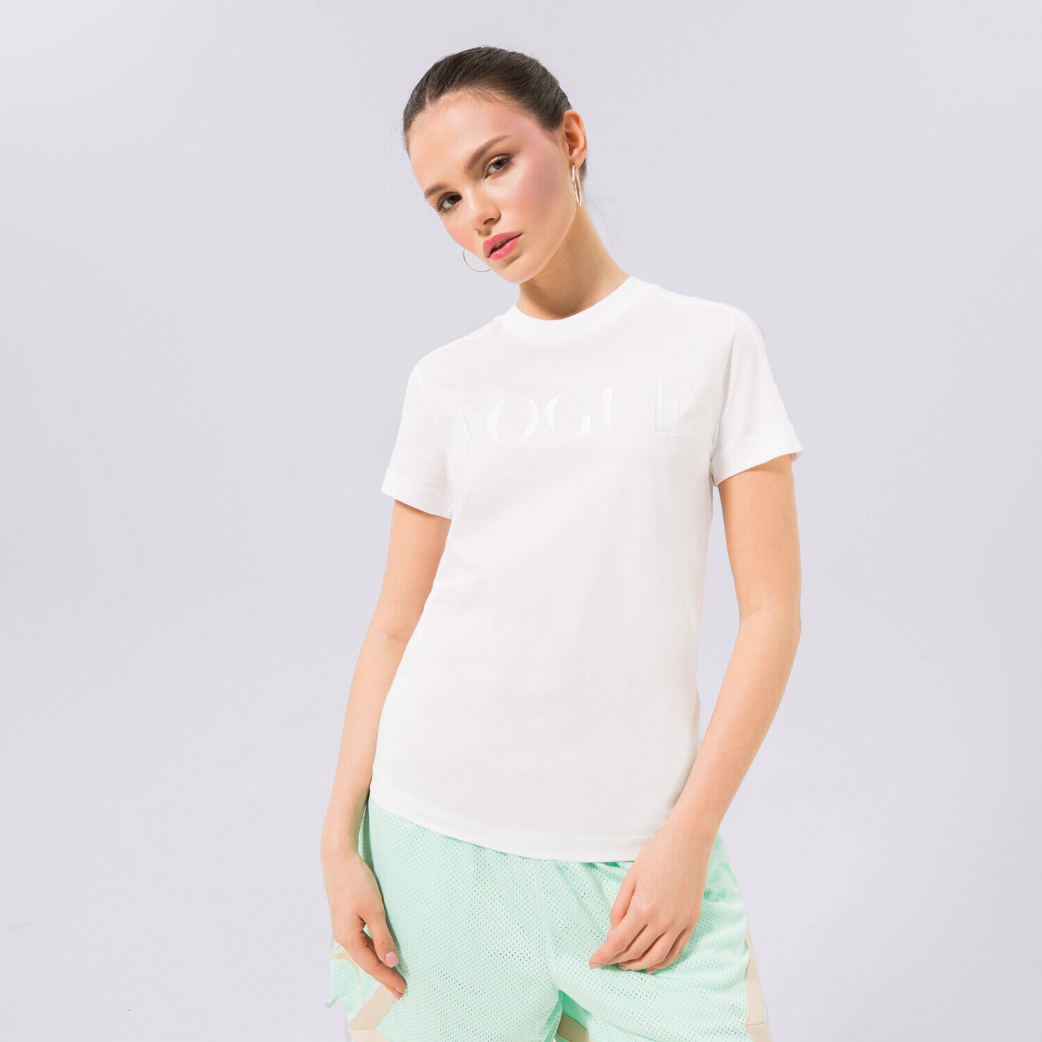 Femei tricou PUMA TRICOU PUMA X VOGUE REGULAR TEE 535234-02 Alb