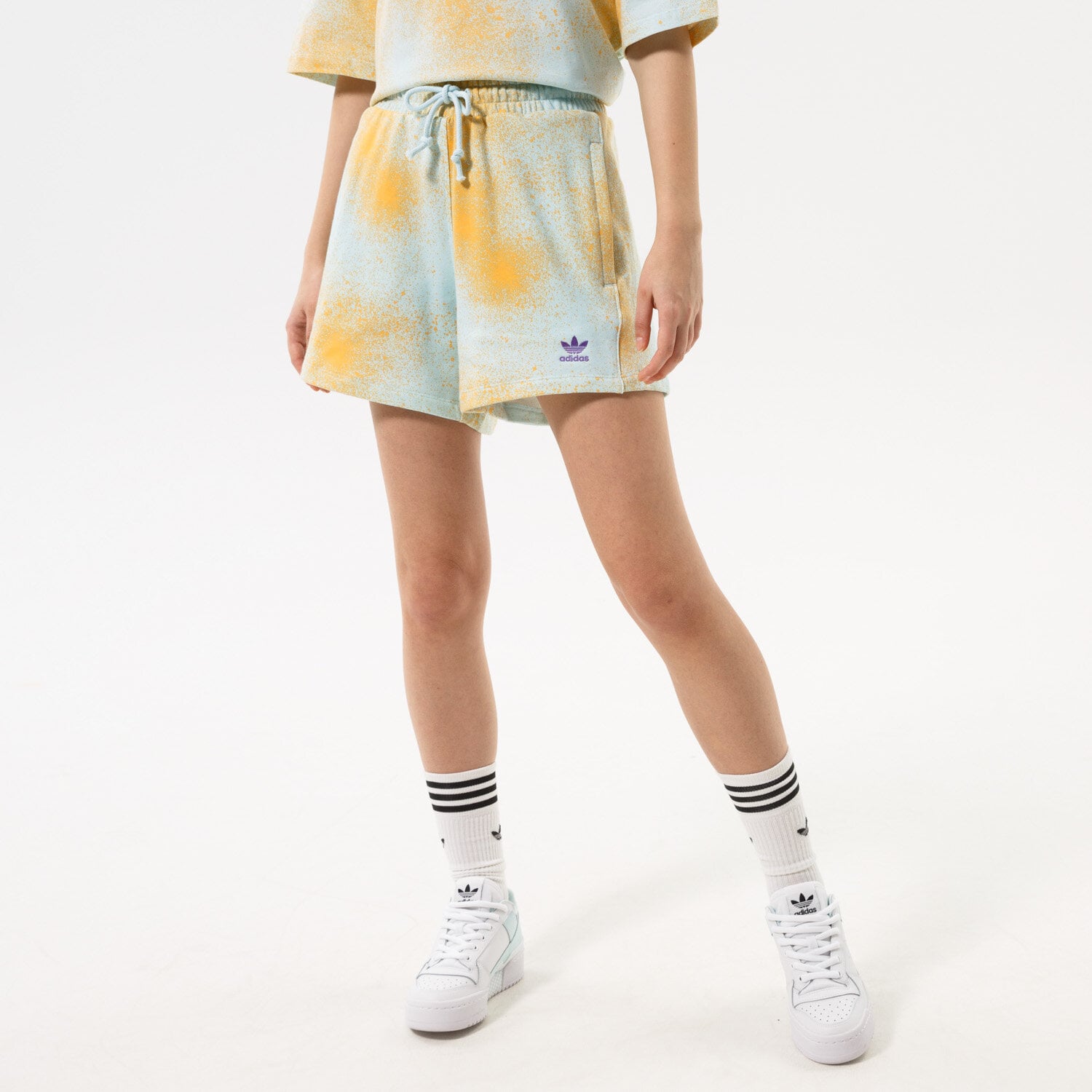 Femei pantaloni scurți ADIDAS PANTALONI SCURȚI BF AOP HL6610 Mulicolor