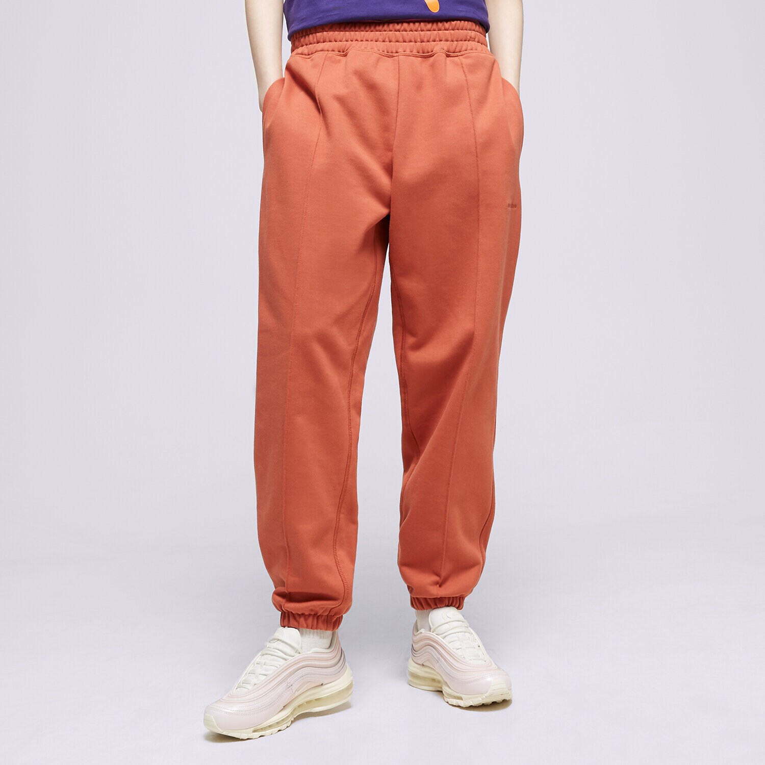 Femei pantaloni NEW BALANCE PANTALONI  NB ATHLETICS SWEATPANT