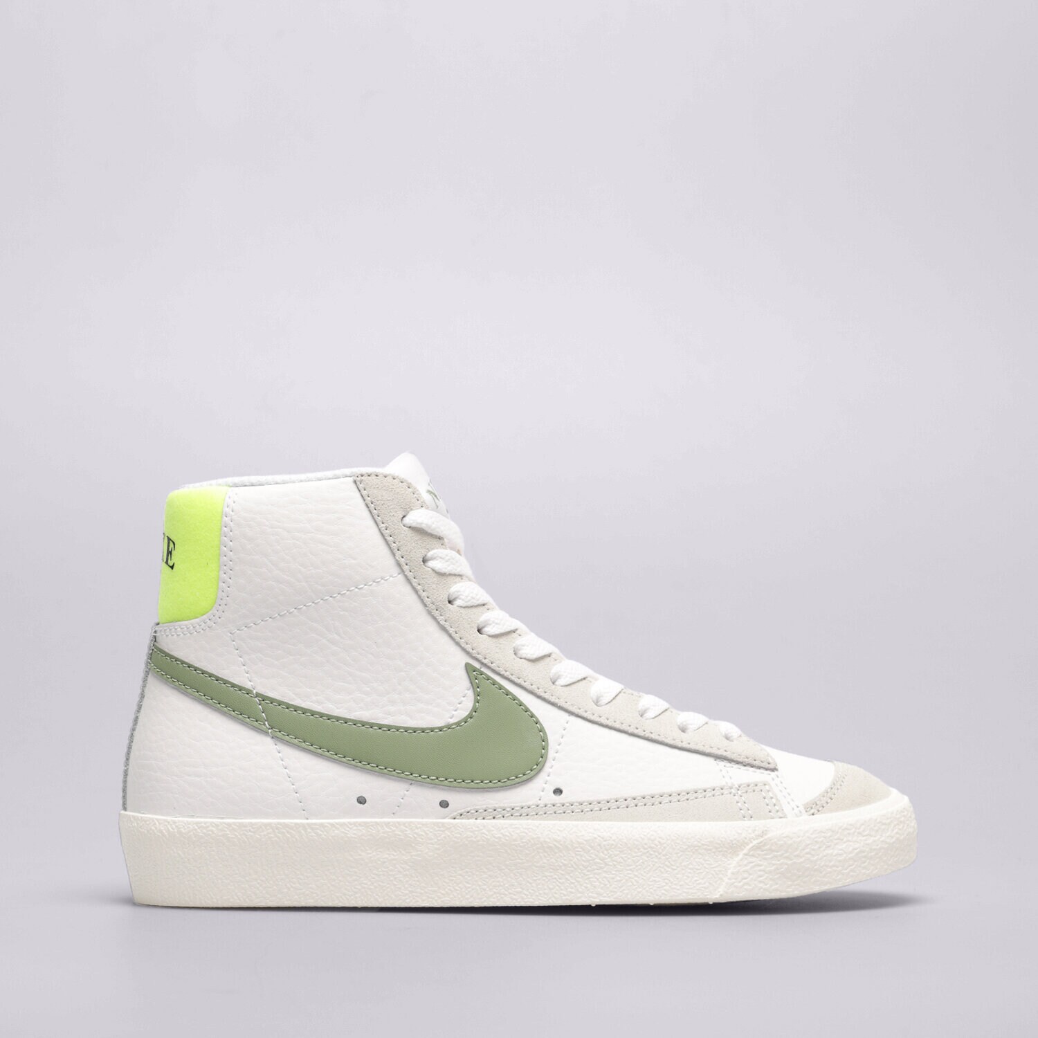 Femei pantofi sport NIKE WMNS BLAZER MID '77  FJ4740-100 Alb