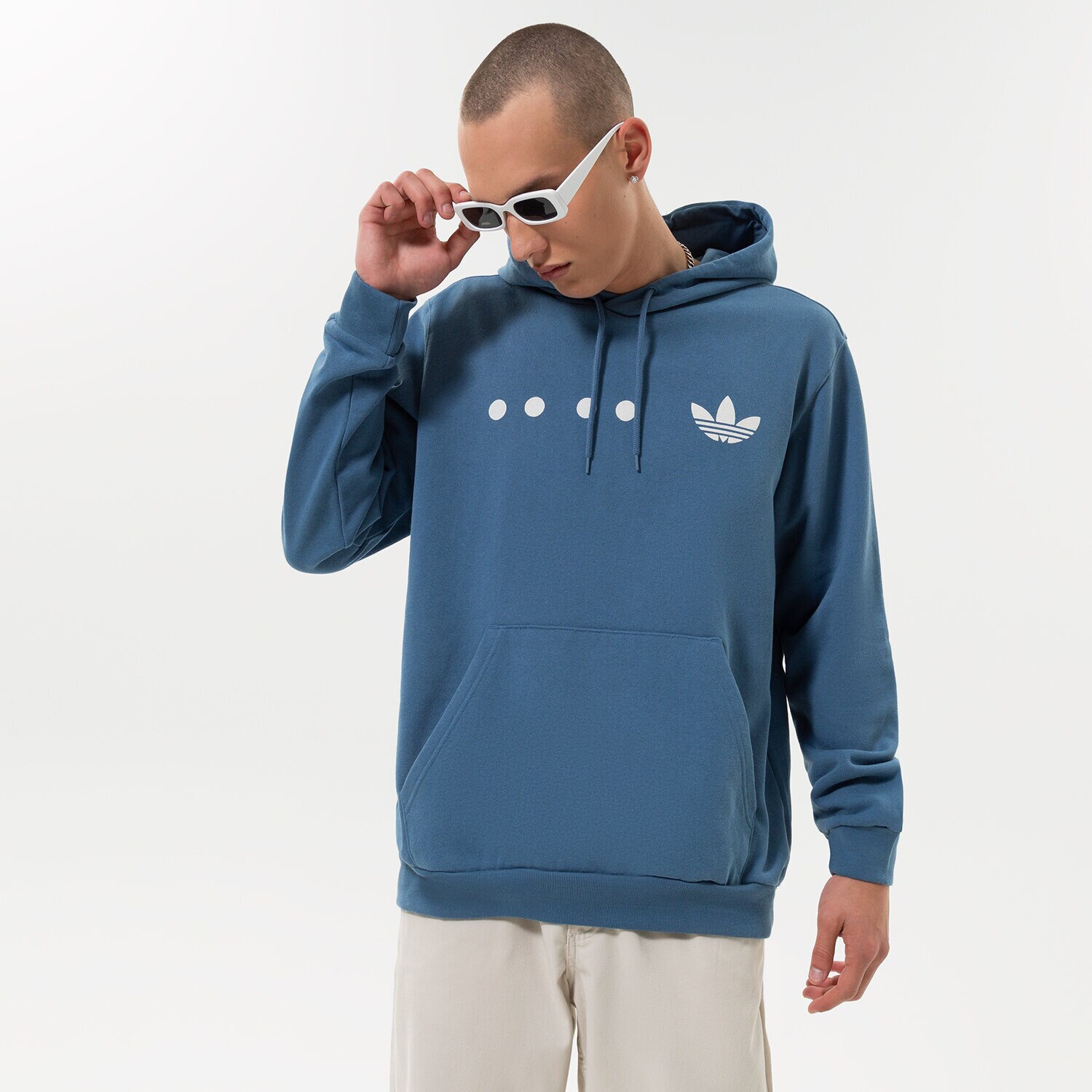 Bărbați bluză ADIDAS BLUZĂ CU GLUGĂ LOGO HOOD HK2762 Albastru