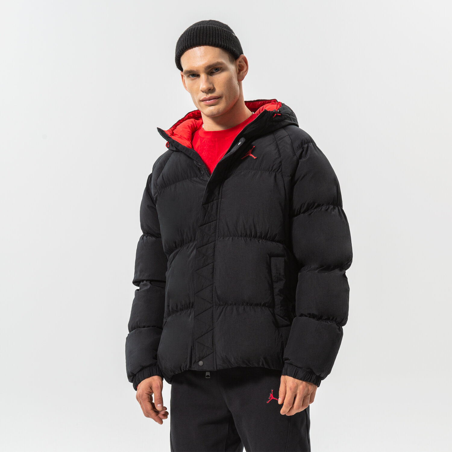 Bărbați eacă de iarnă JORDAN JACHETĂ DE IARNĂ M J ESS PUFFER JACKET DQ7348-010 Negru