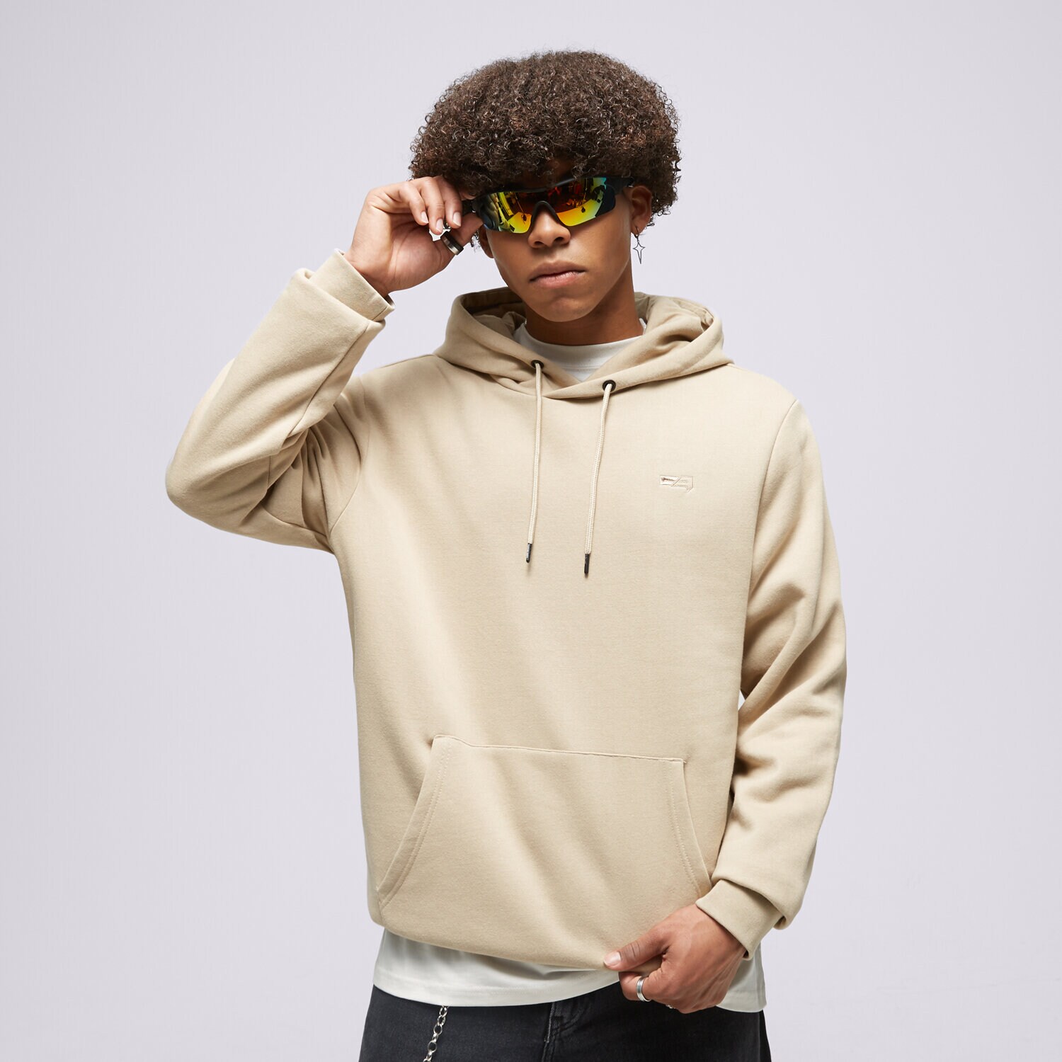 Bărbați bluză CONFRONT BLUZĂ CU GLUGĂ ESSENTIAL HOODIE BEIGE CF323BLM91001 Bej
