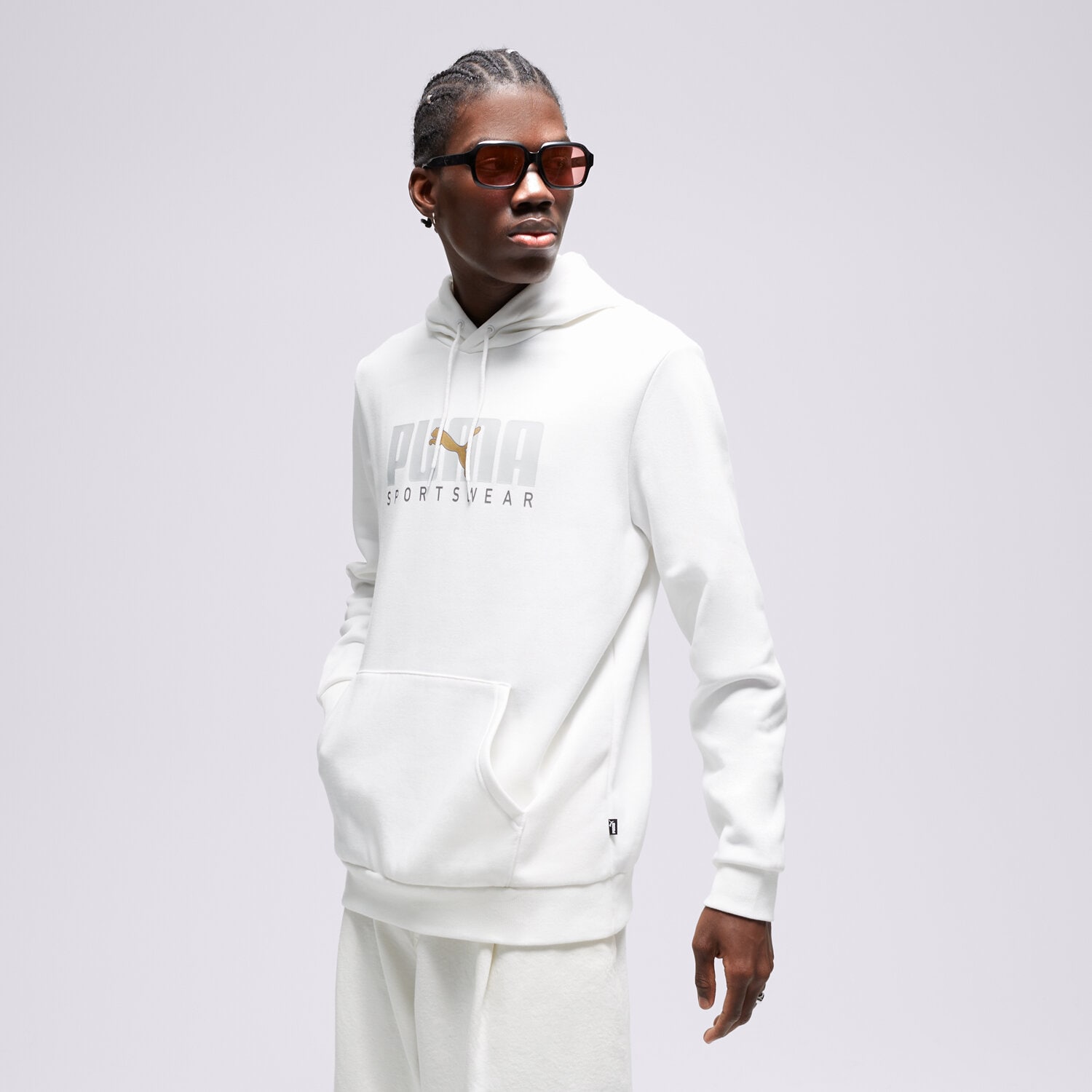 Bărbați bluză PUMA BLUZĂ CU GLUGĂ CORE SPTSW HOODIE WHT/GLD 67488202 Alb