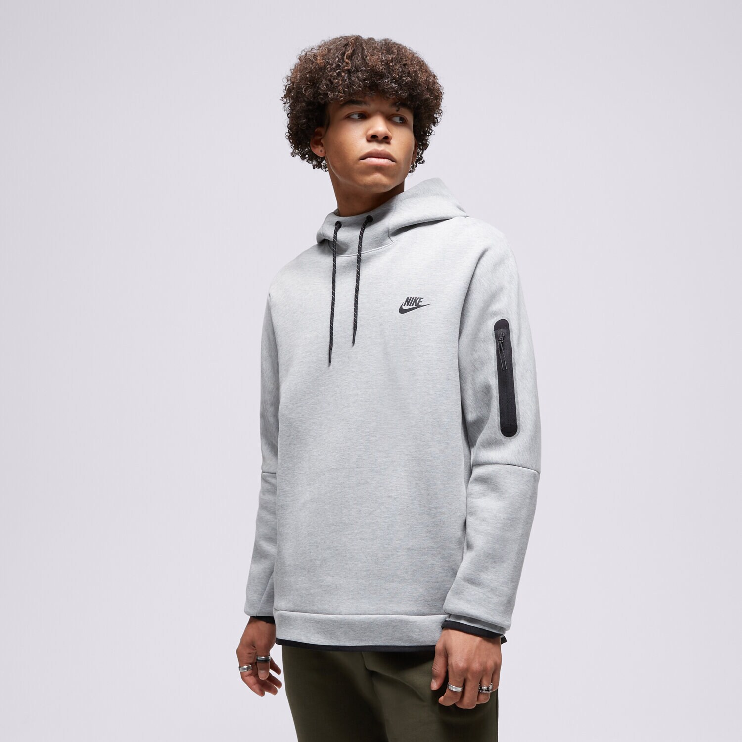 Bărbați bluză NIKE BLUZĂ CU GLUGĂ NSW TECH FLC PO HOODIE DD5174-063 Gri