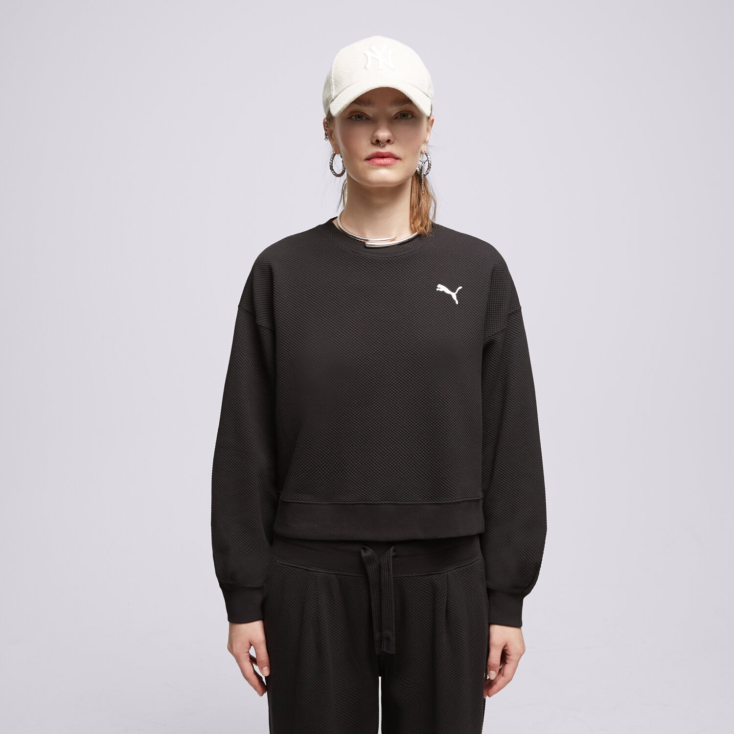 Femei bluză PUMA BLUZĂ HER CREW 676004 01 Negru