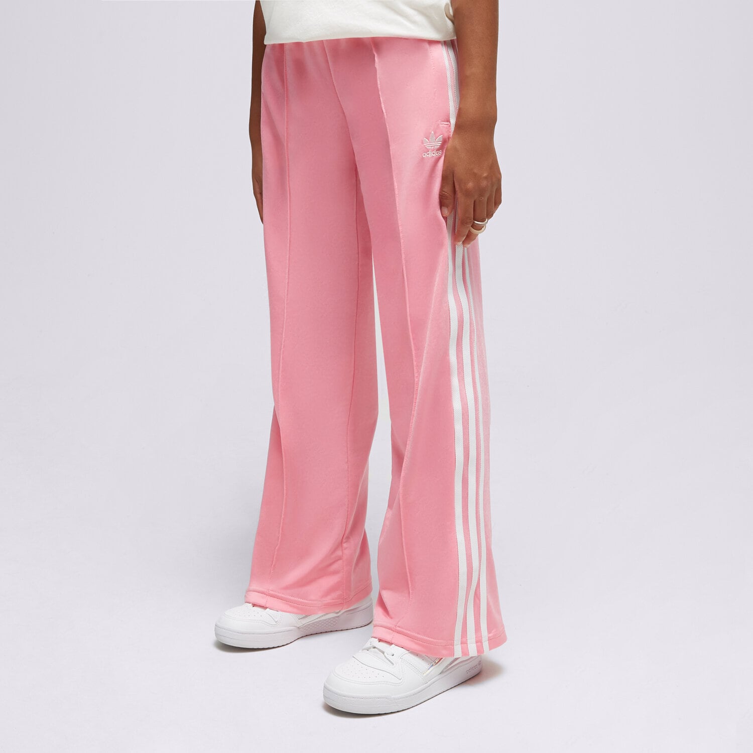 Pantaloni pentru copii ADIDAS PANTALONI  WIDE PANTS GIRL HK0349 Roz