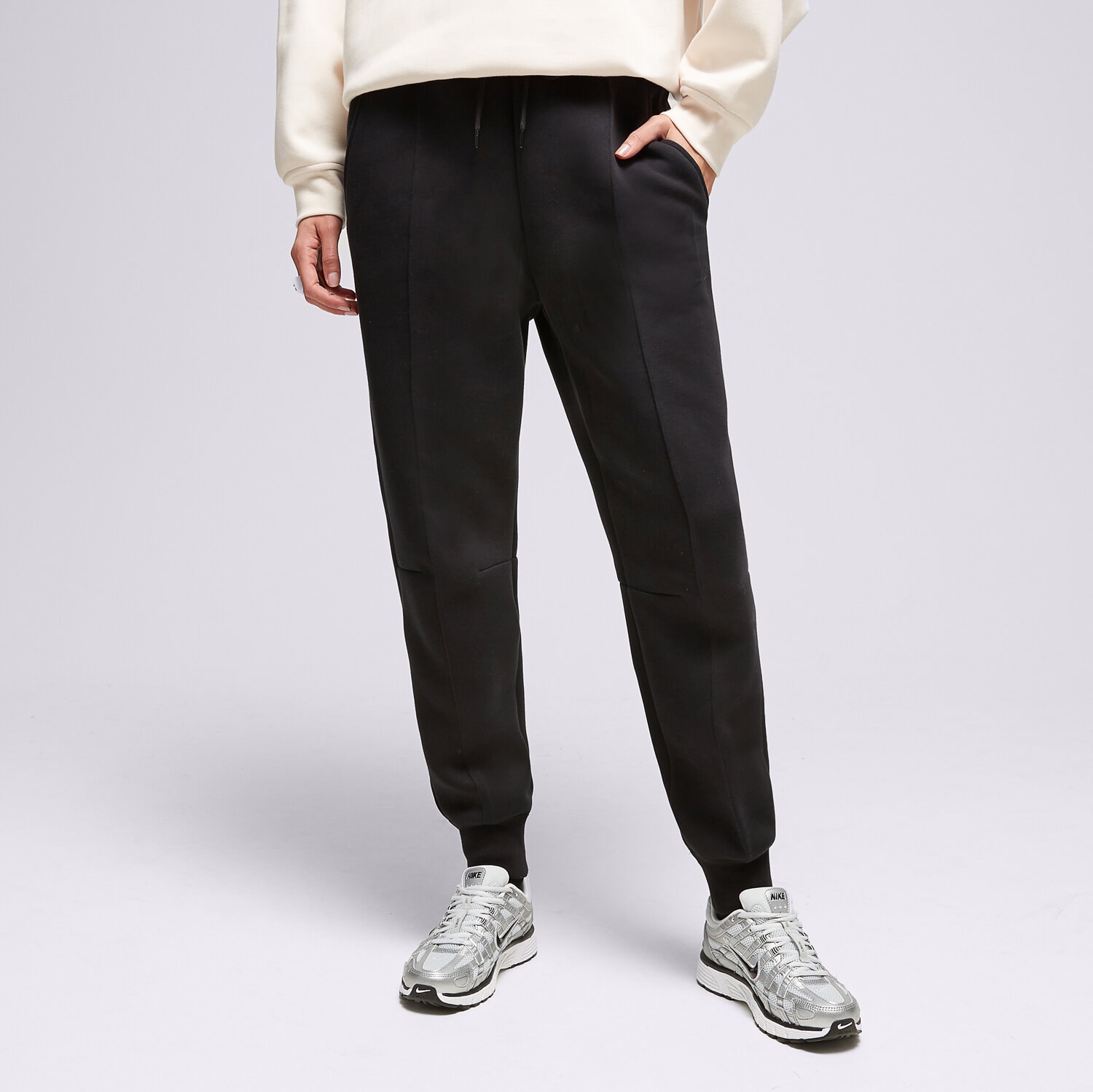 Femei pantaloni NIKE PANTALONI  W NSW TCH FLC MR JGGR FB8330-010 Negru