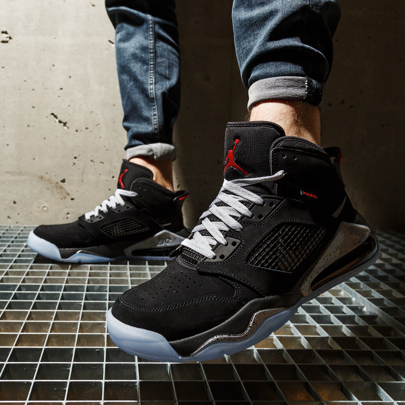 jordan mars 270 harga