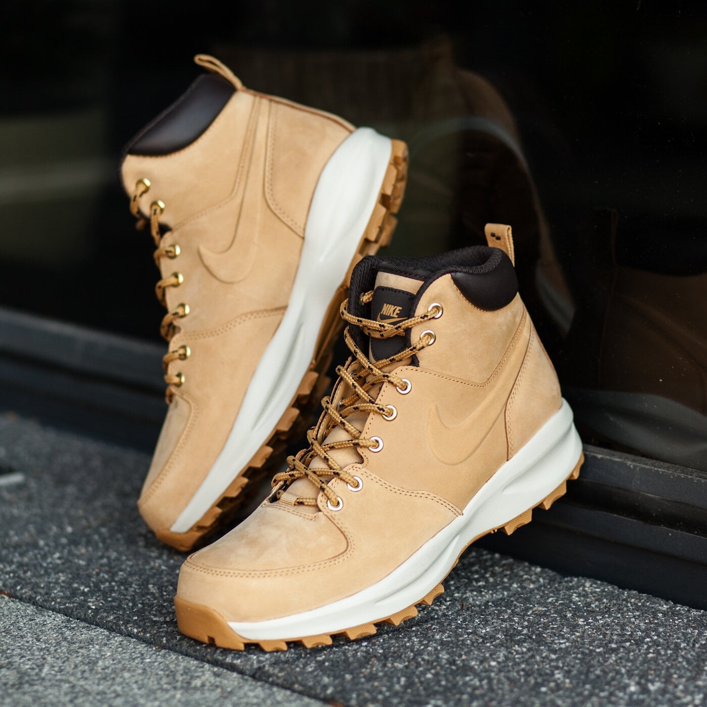 nike air manoa