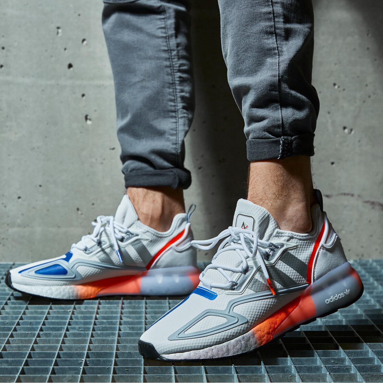 's です ADIDAS ZX 2K BOOST FY5725 ✓ Alb | Bărbați | Sizeer Romania ✪